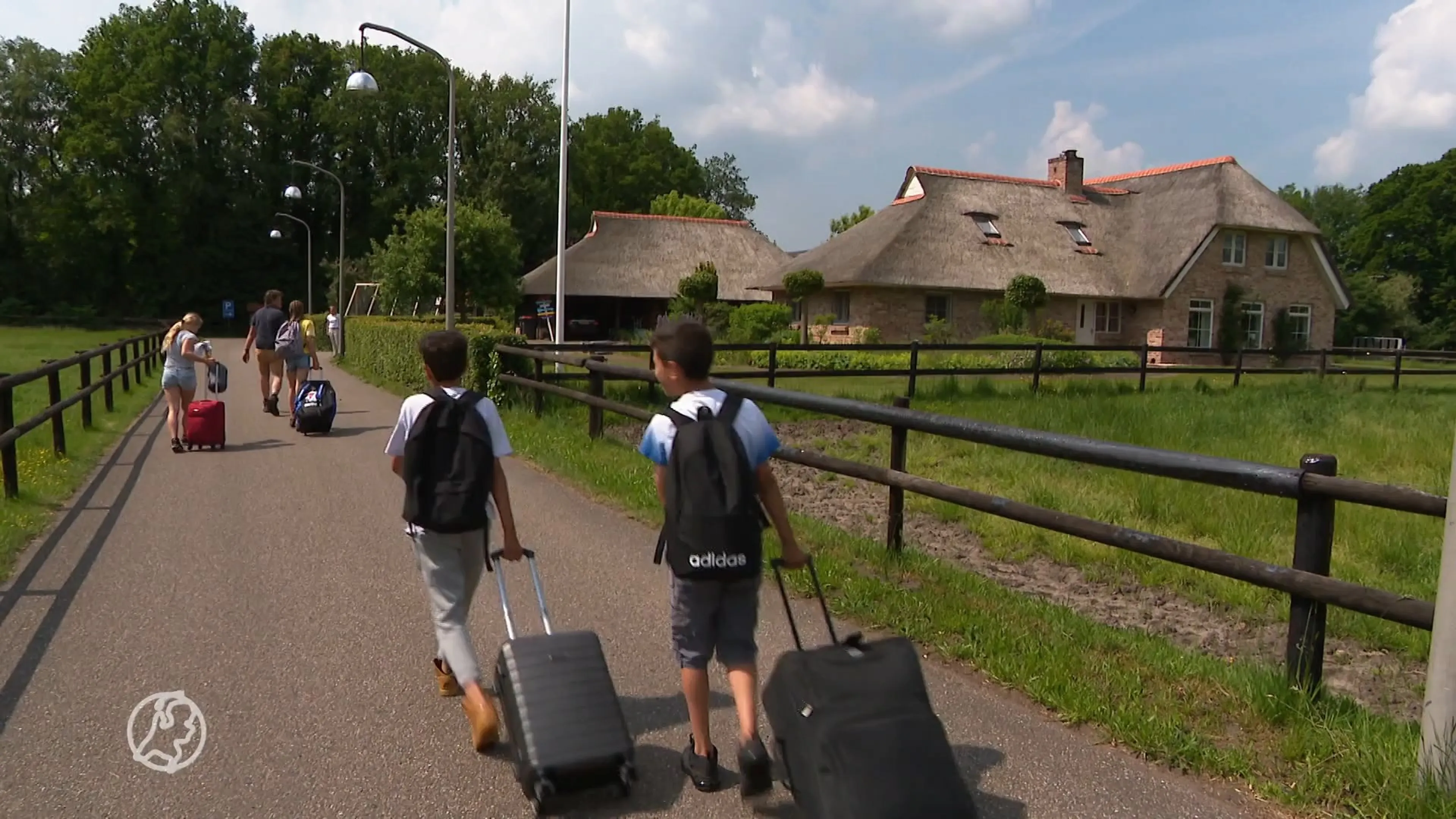 Tegen de adviezen in gaan de meeste basischolen toch op schoo...