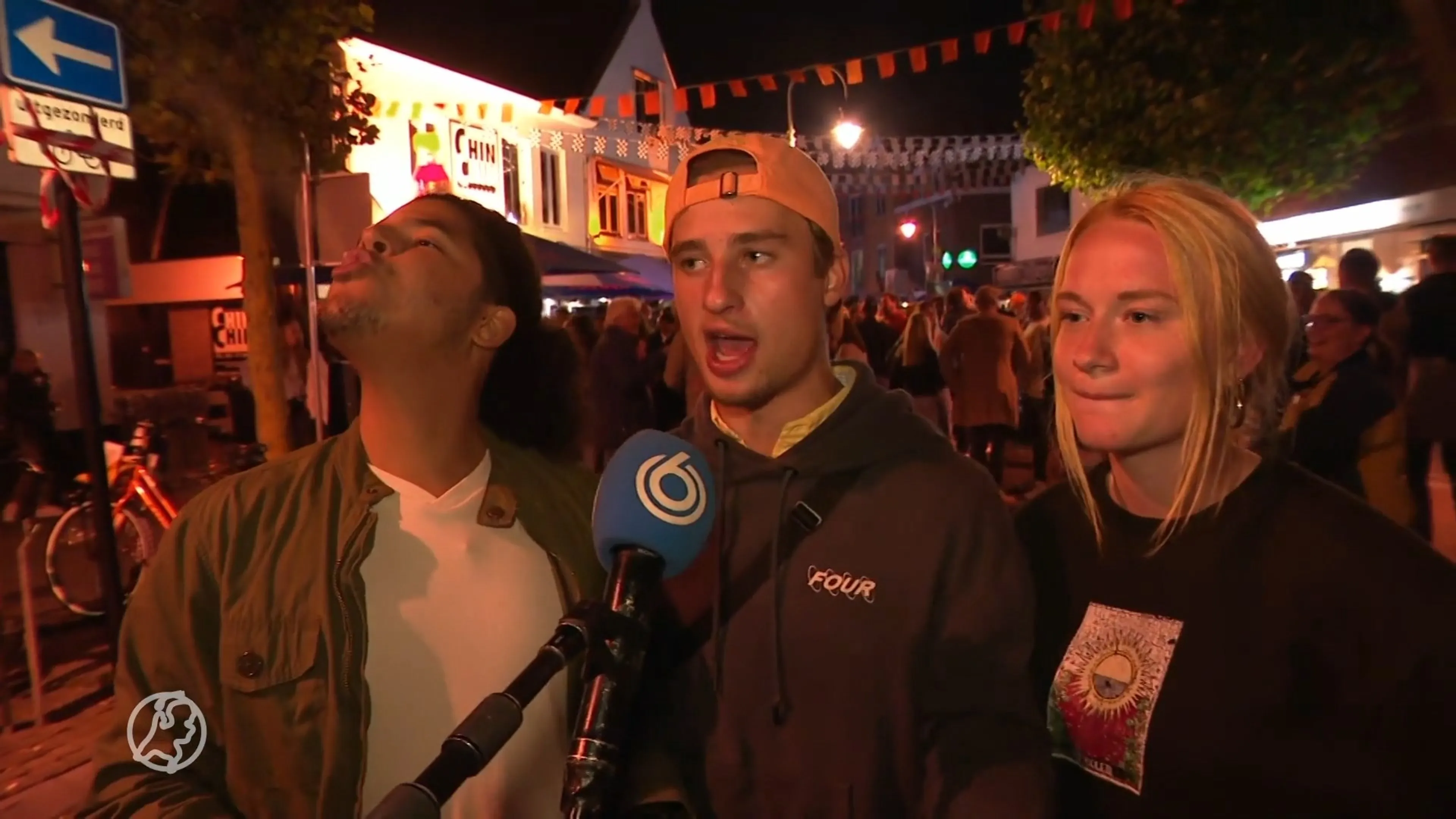 Het bleef vrijdag nog lang 'gezellig' druk in Zandvoort