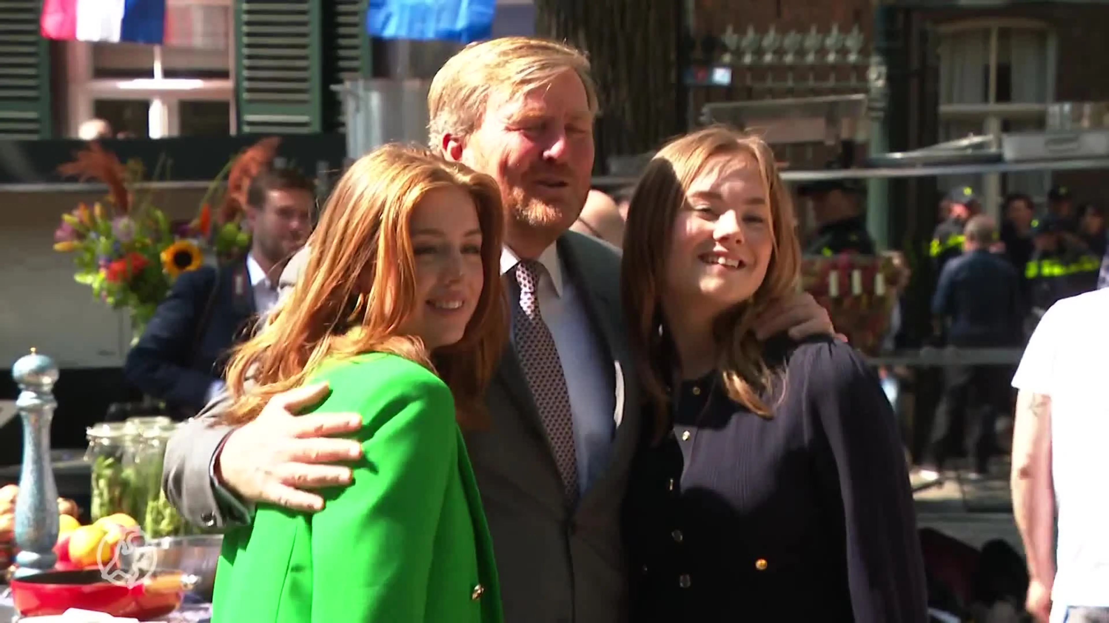 Koning is blij met ouderwetse Koningsdag