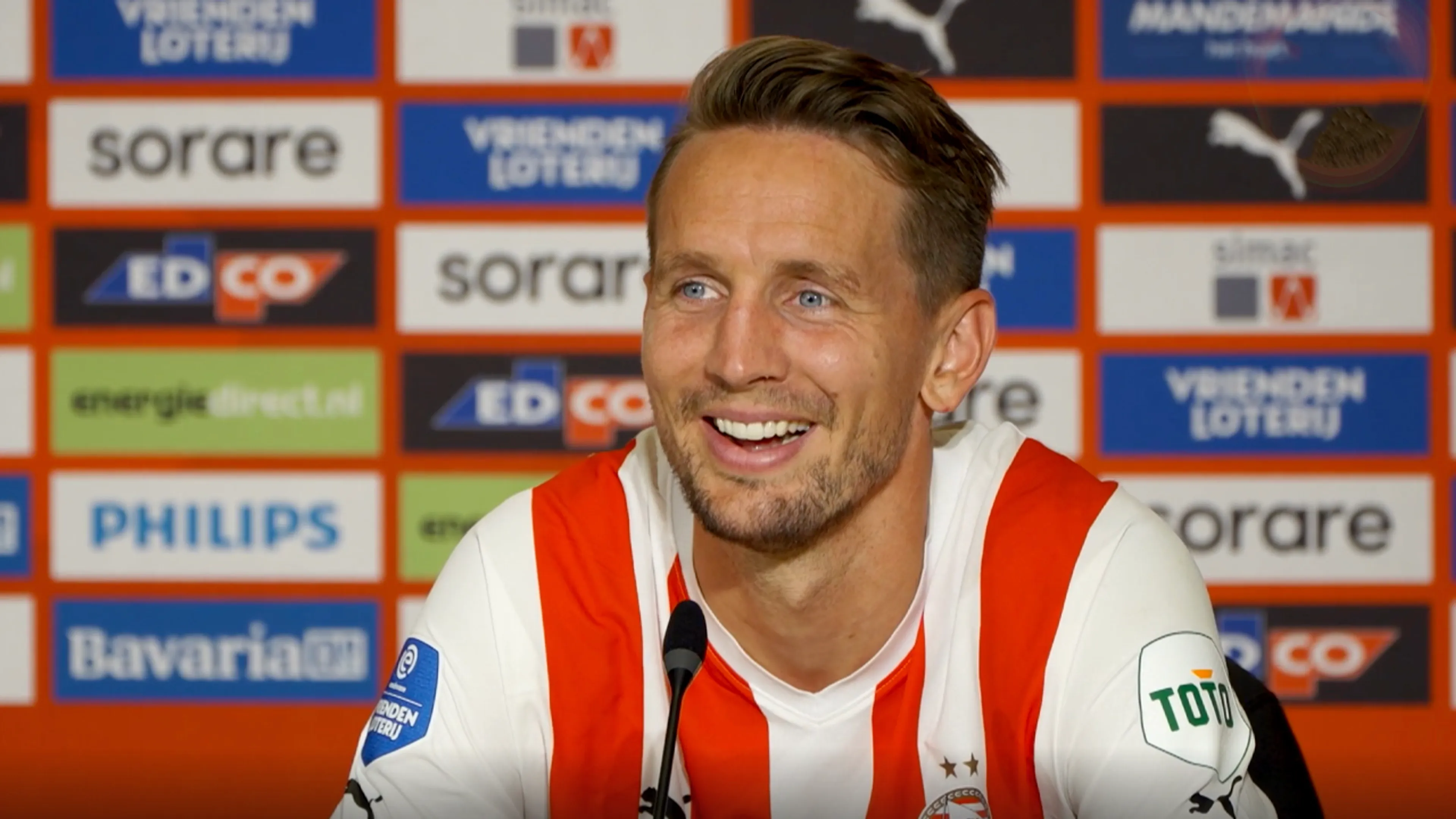 Luuk de Jong trots op prestatie PSV: 'Hier doe je het als voetballer voor!'