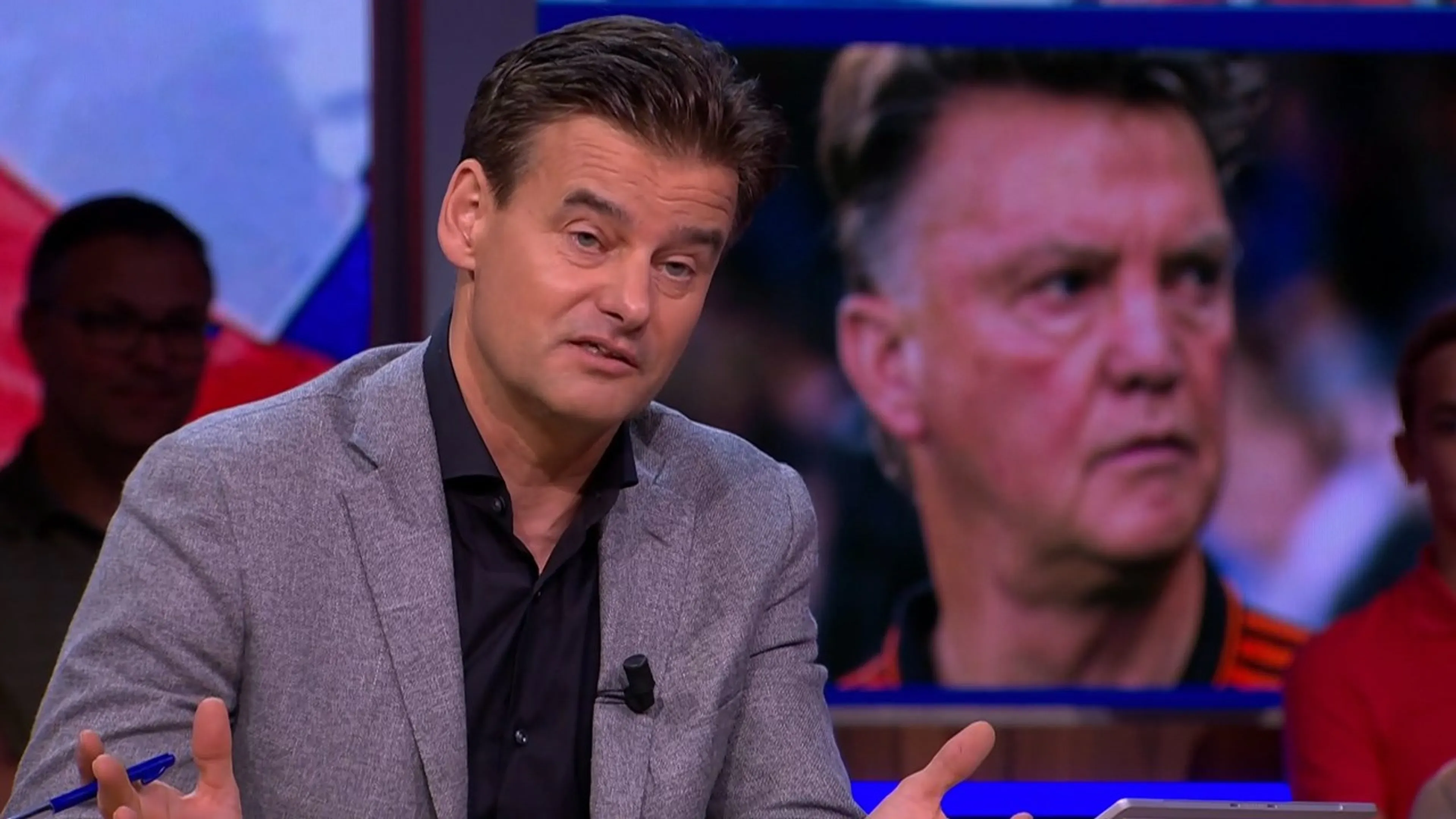 'Van Gaal bood geld om NIET bij Veronica Inside aan tafel te hoeven zitten'