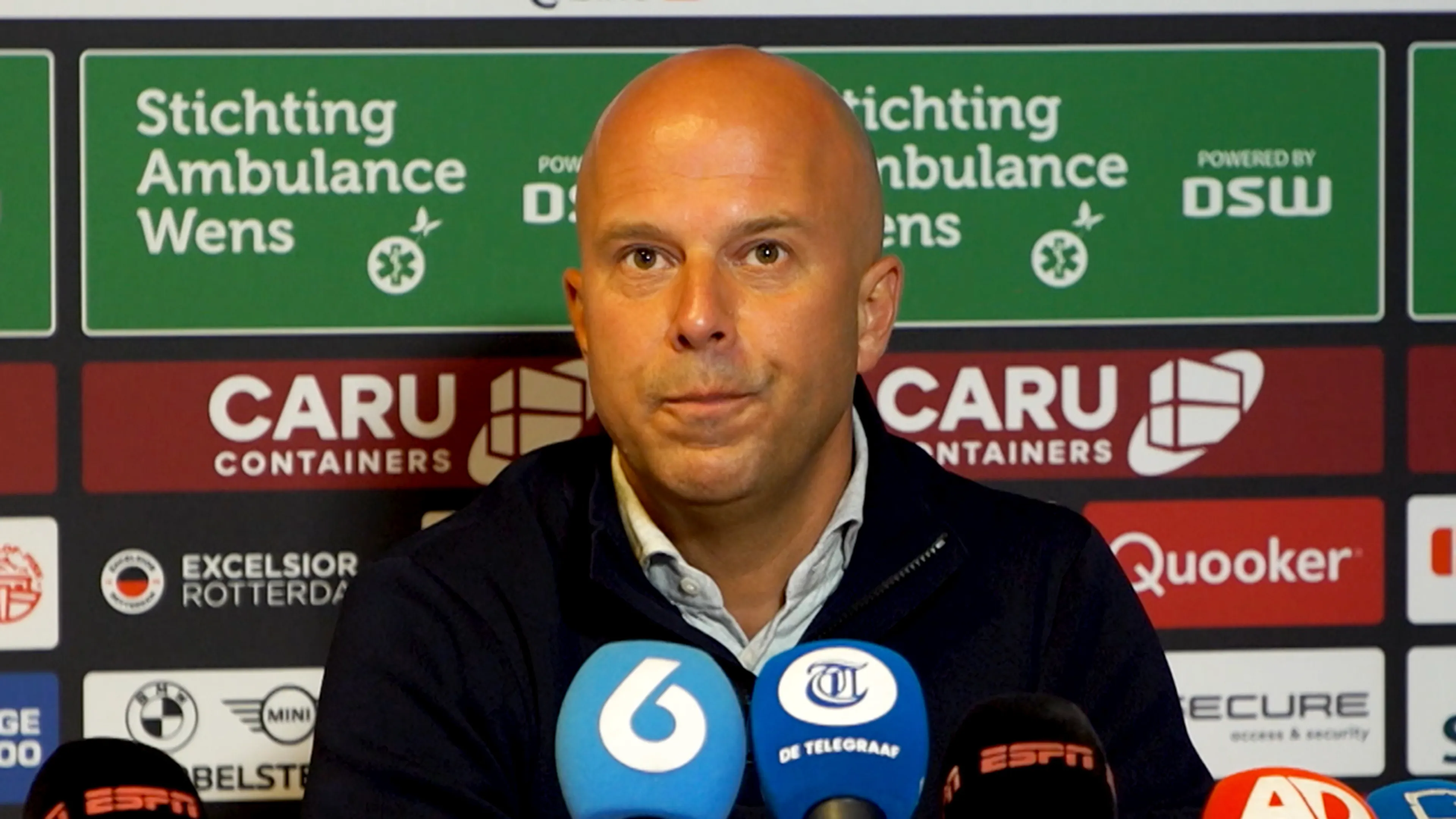 Arne Slot over voorzorgsmaatregelen wedstrijd Feyenoord: 'In die wereld leven we tegenwoordig'