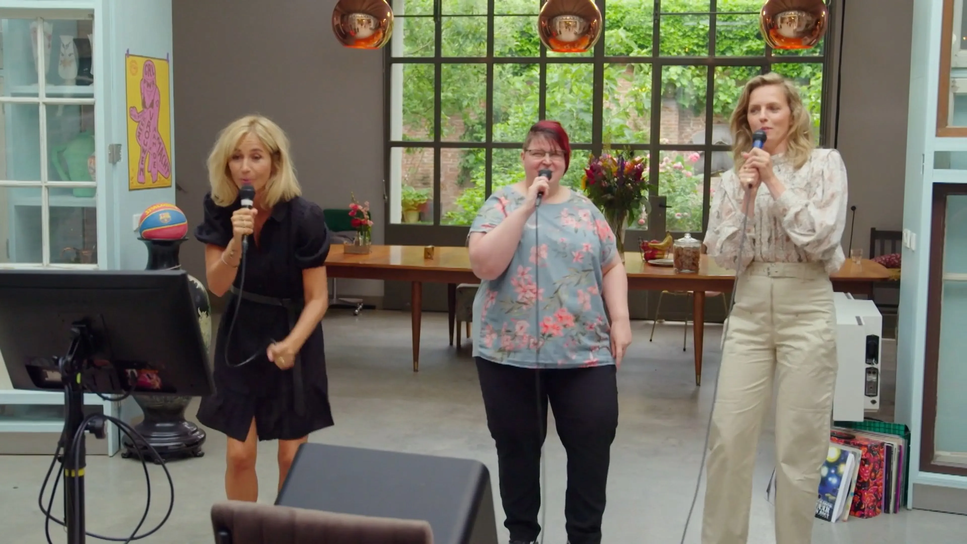 Gea zingt liedje met Wendy en Leonie