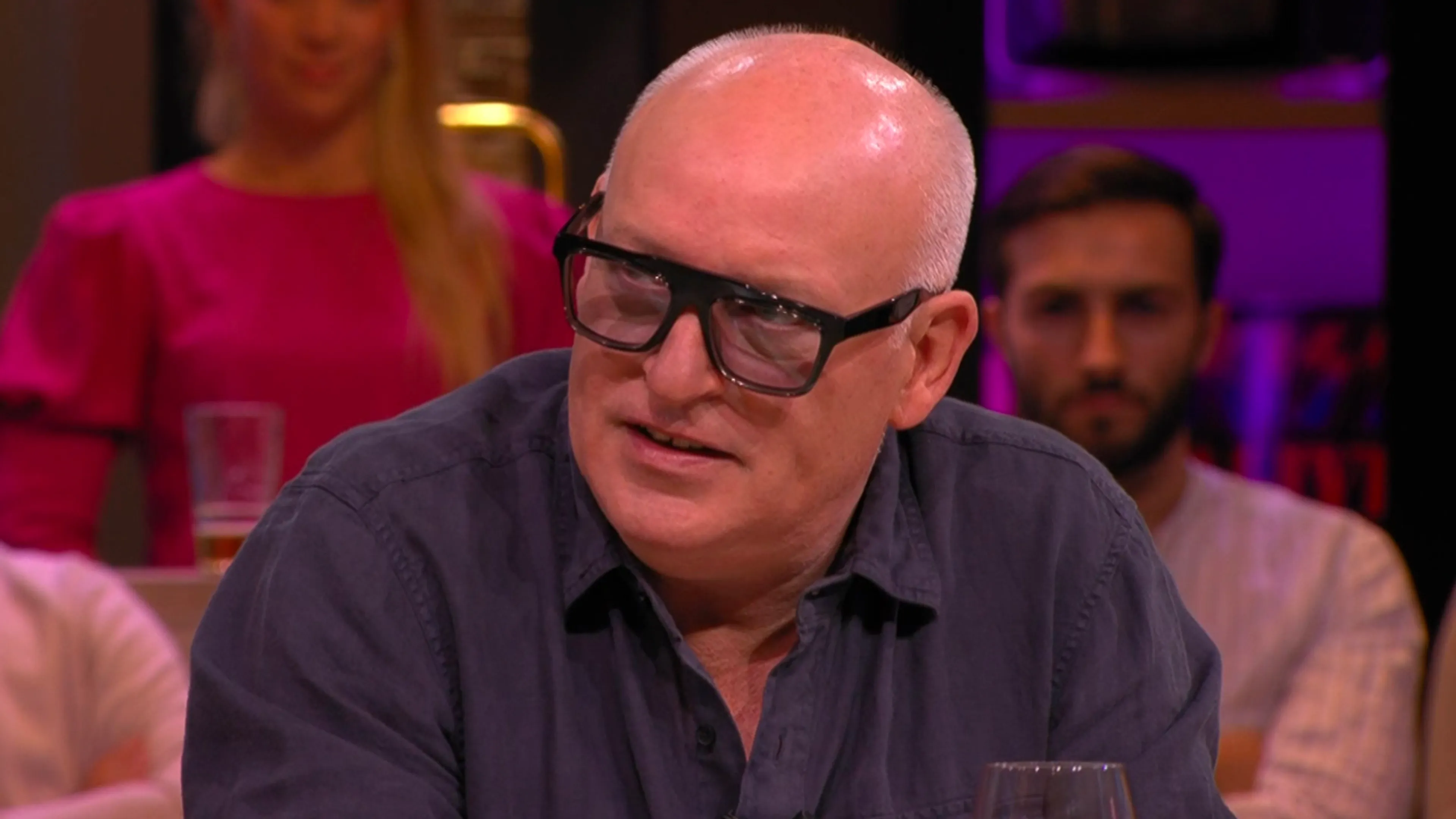 René reageert op mislukte carjacking bij Van Bommel: 'Het ging niet om z'n auto...'