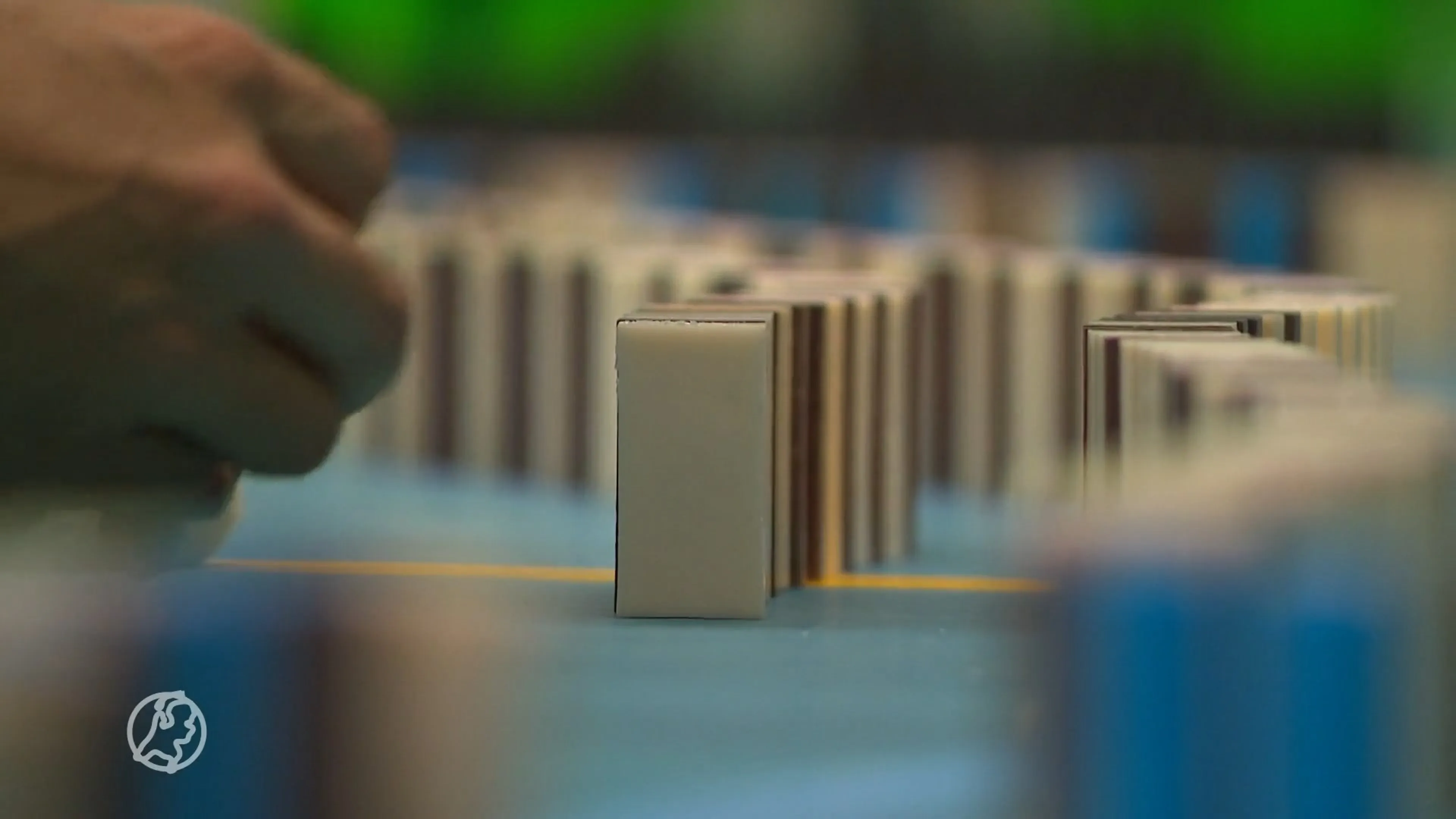 Dutch Domino Team legt laatste hand aan megakunstwerk