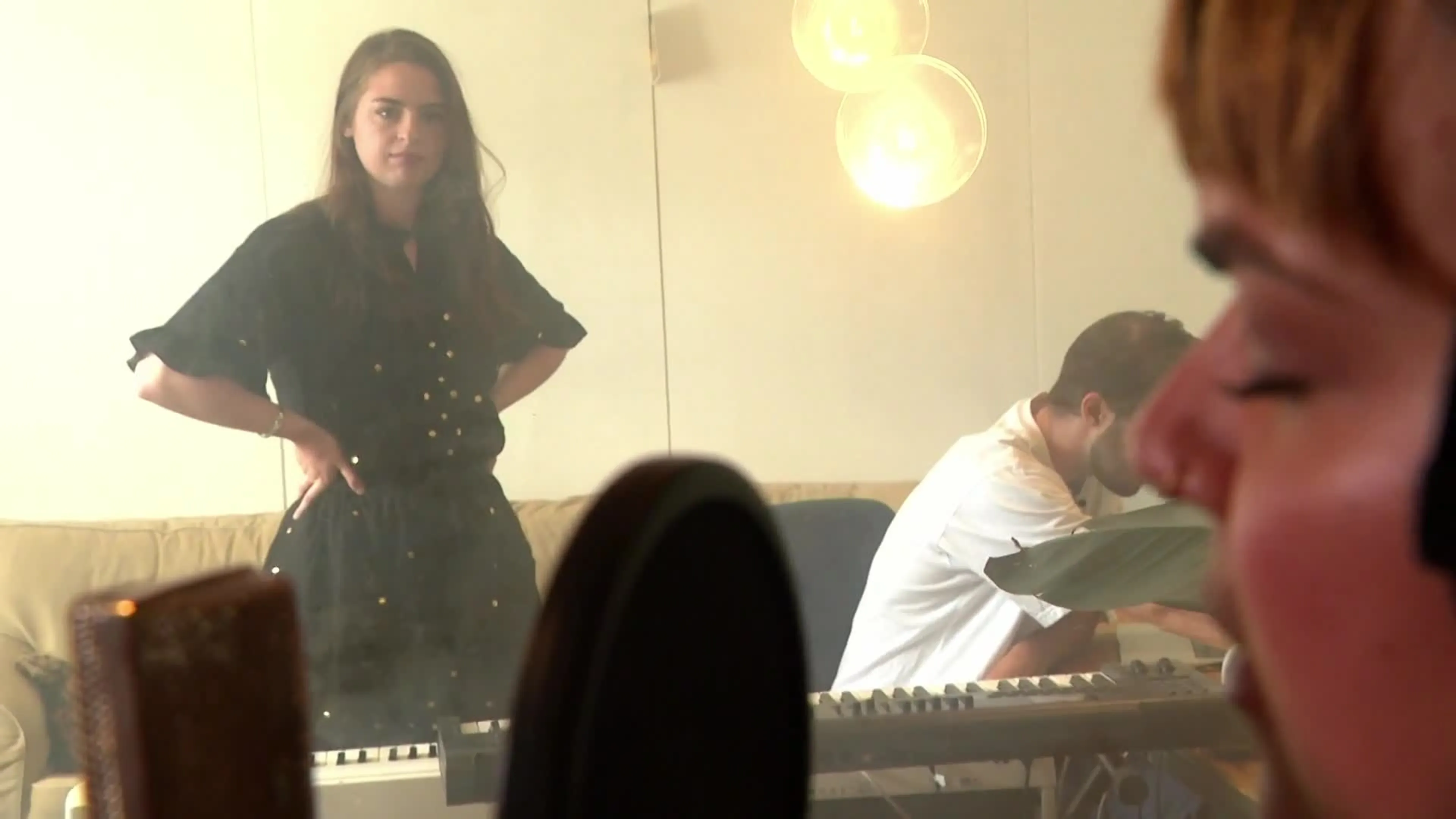 Romée verliest haar vriend Rowan aan melanoom en schrijft lied