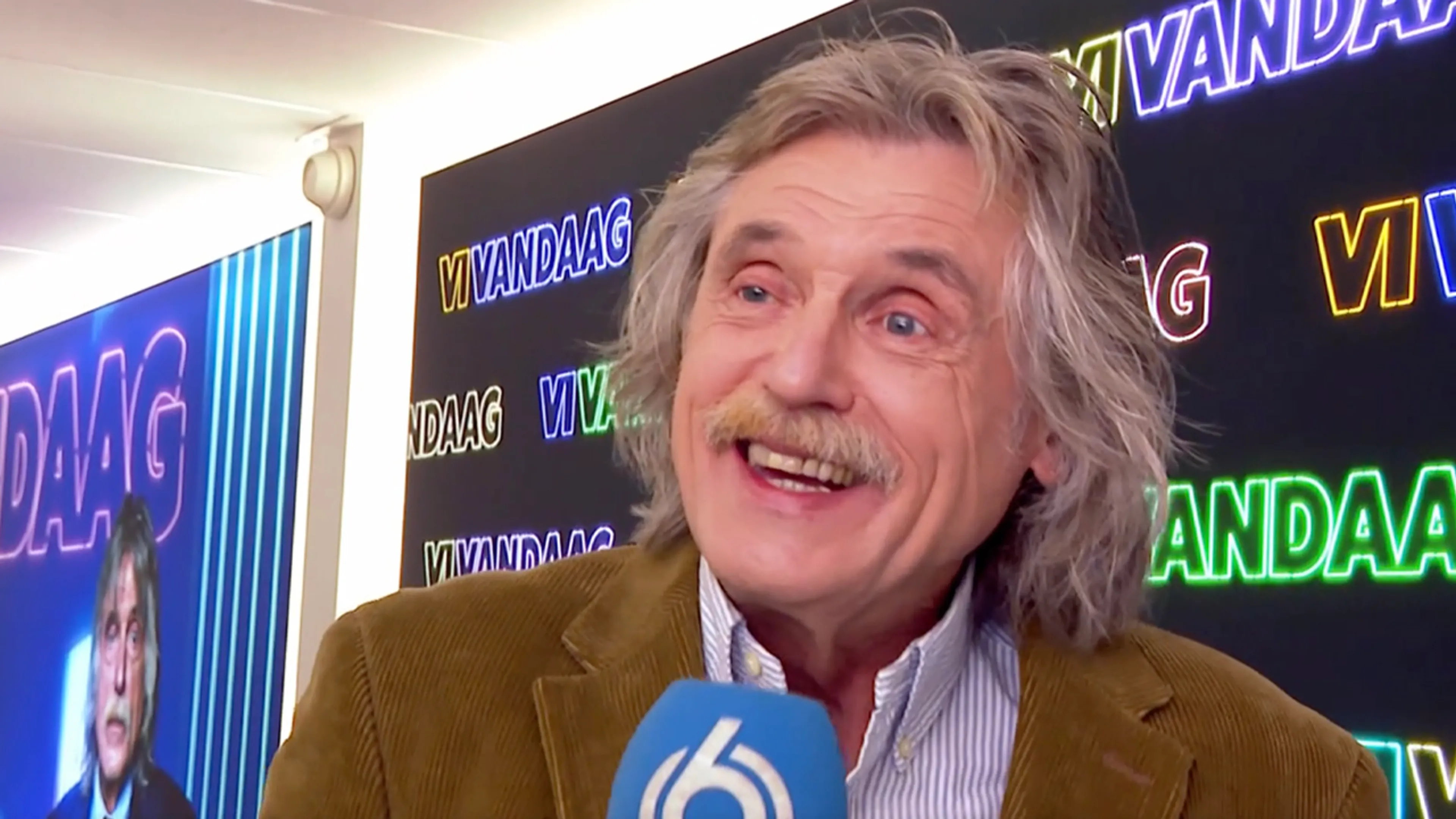 Johan krijgt bijzonder cadeau van Shownieuws: 'Dit is echt de humor van m'n dochter!'