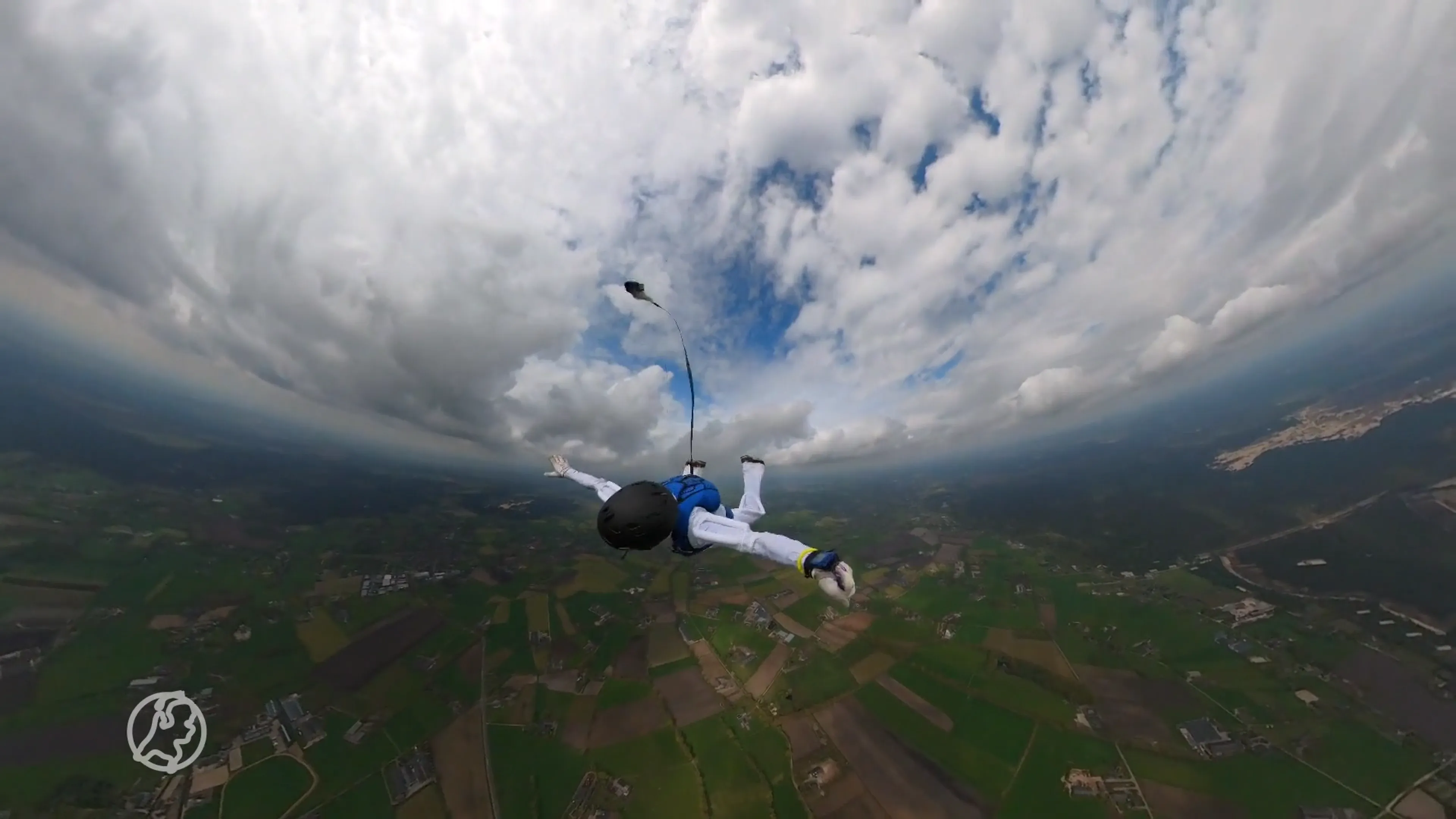 Parachutespringen voor het goede doel