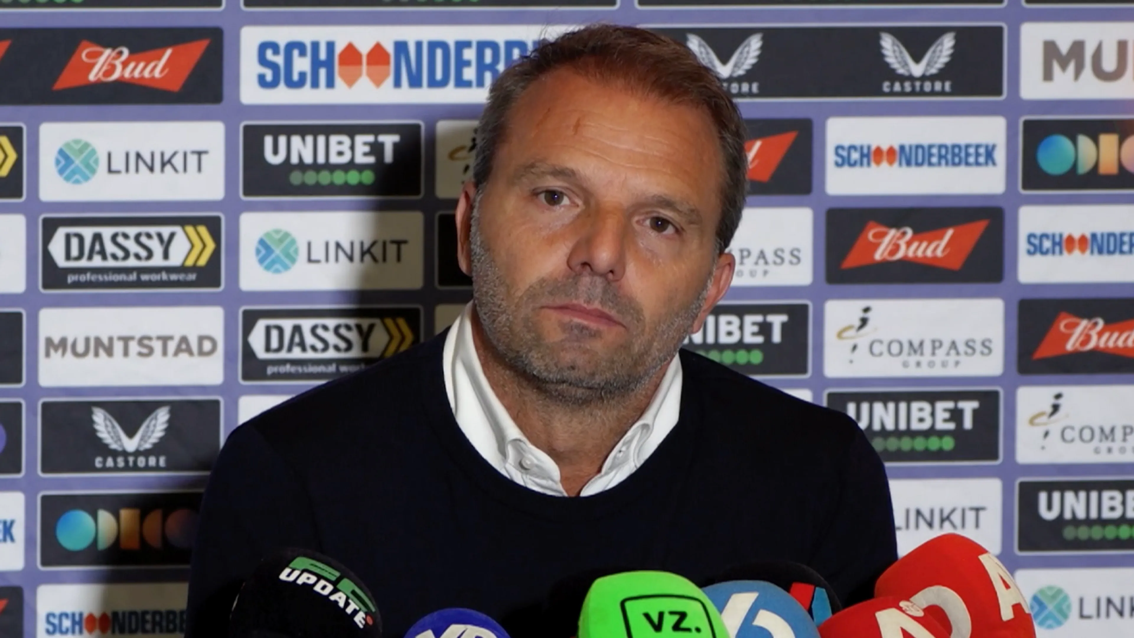 Is Steijn volgende week nog trainer van Ajax? 'Je voelt gewoon dat er nog steeds vertrouwen is'