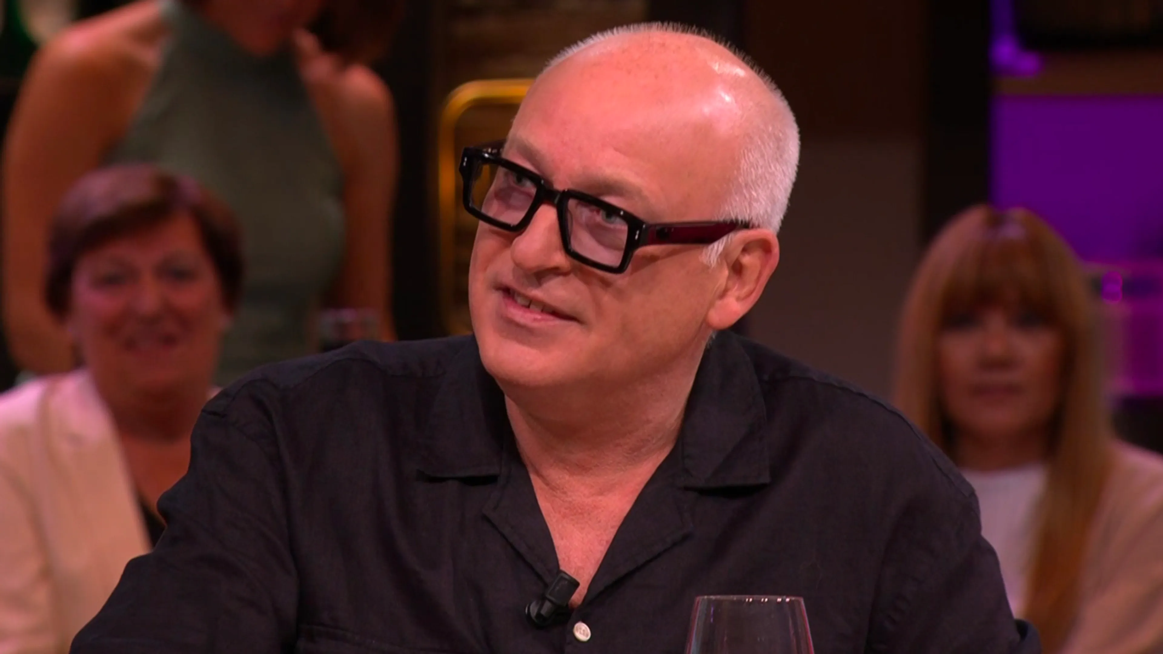 René over spuuglelijke Televizier-ring: ‘Er is bij mij ingebroken: alles weg, behalve dat ding!’
