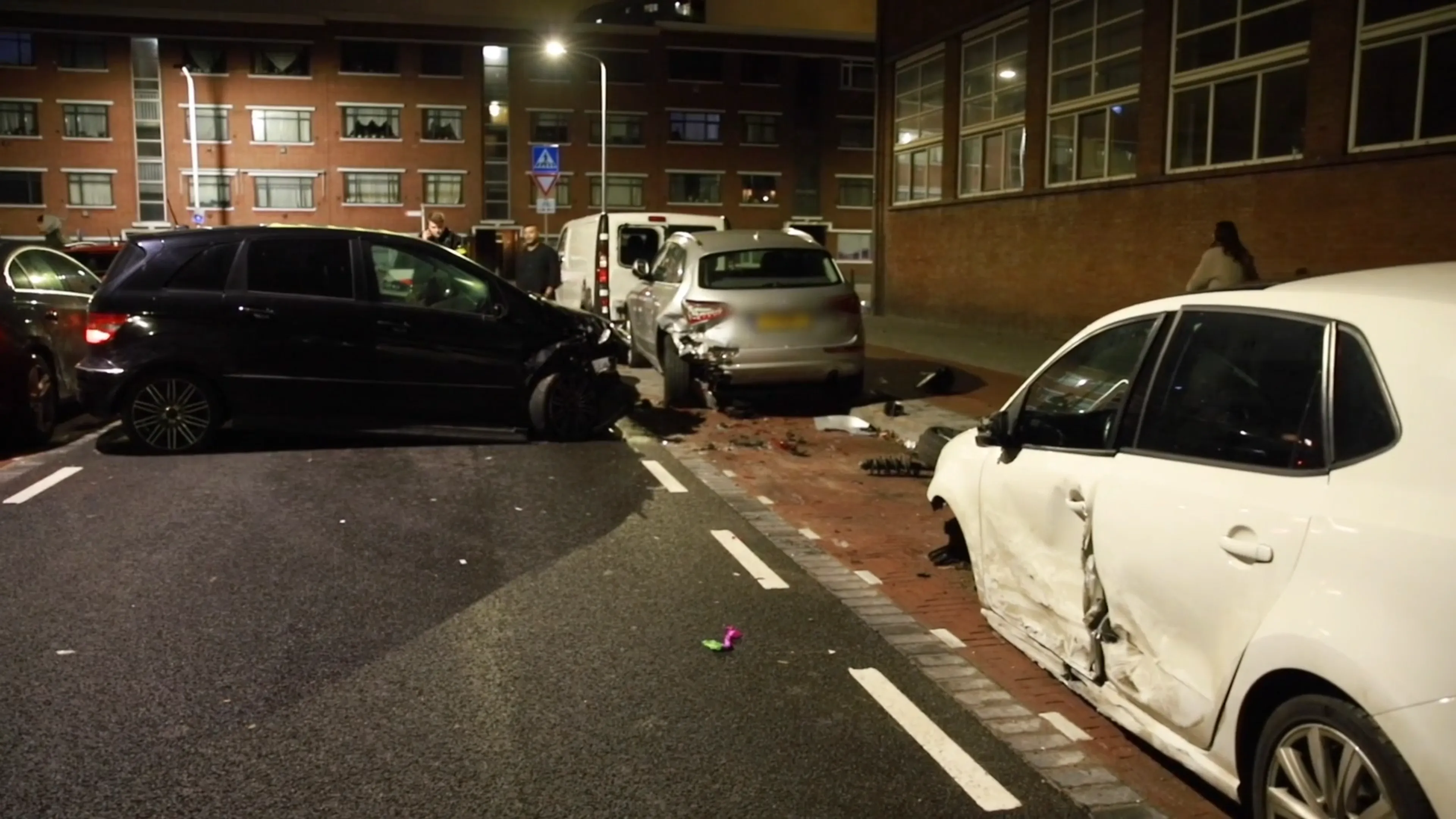 Bestuurder richt ravage aan na dollemansrit in Den Haag