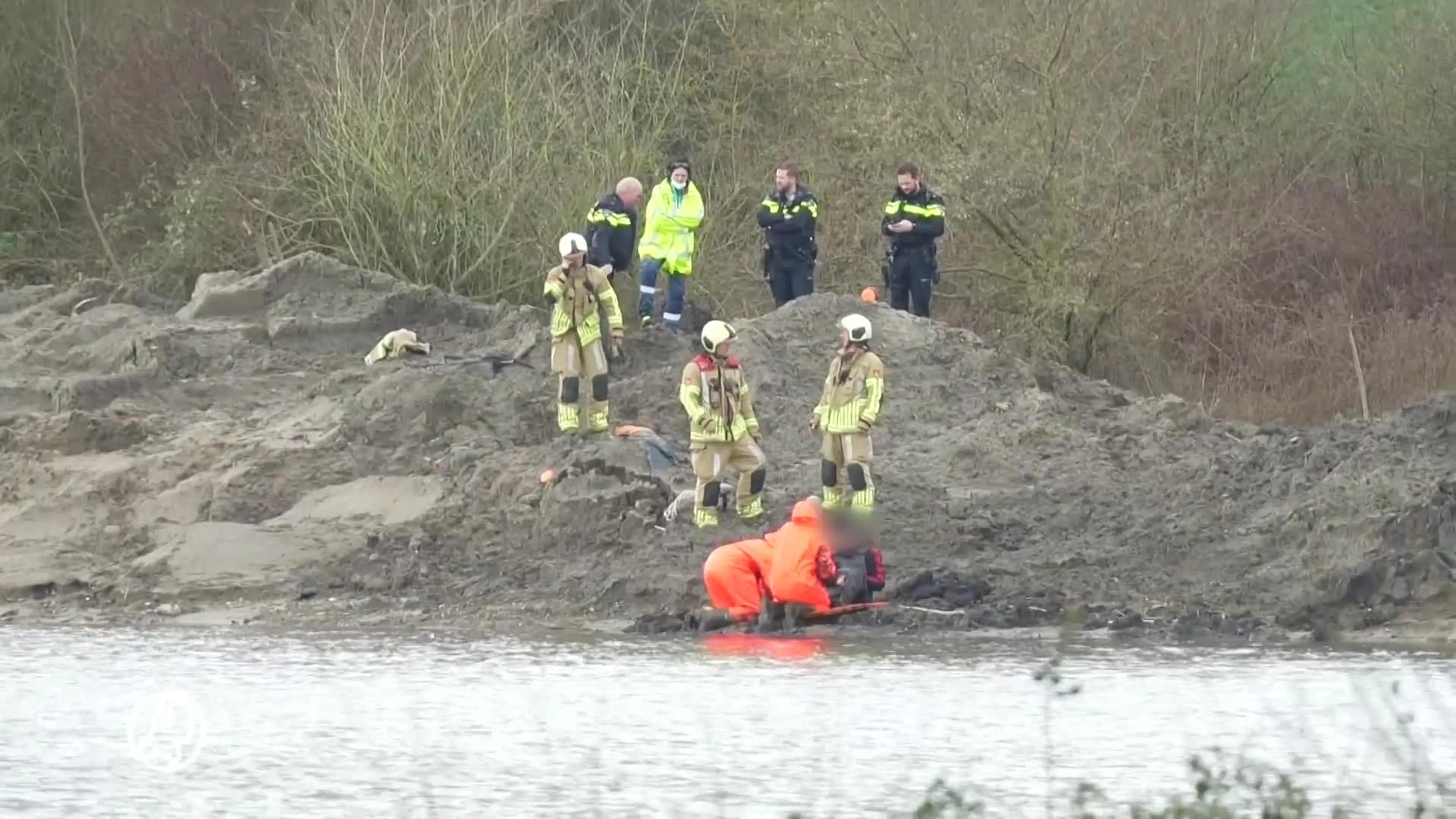 Visser vast in drijfzand bij Schalkwijk, meerdere helikopters uitgerukt