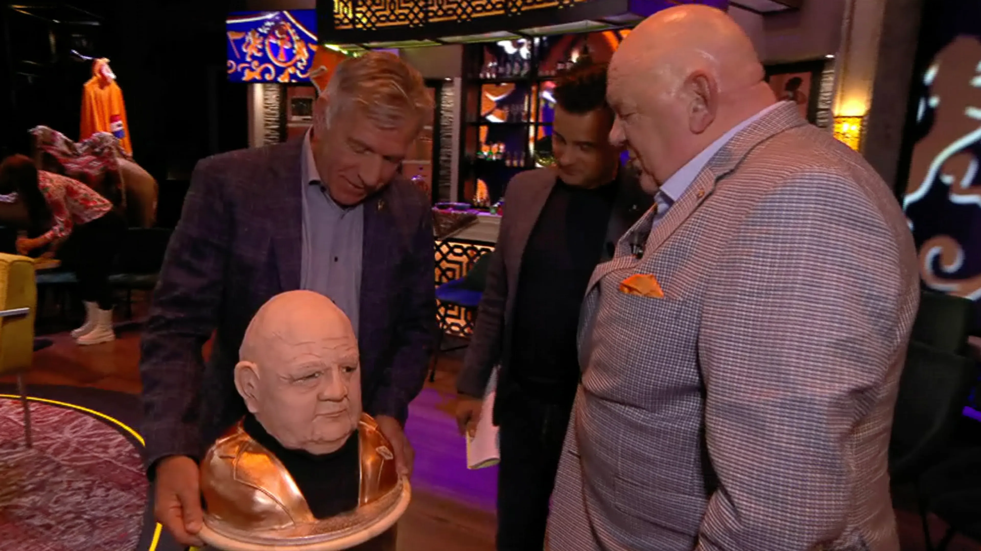 Pieter Cobelens-taart de studio uit gedragen: 'Vind je mij niet om op te vreten?'