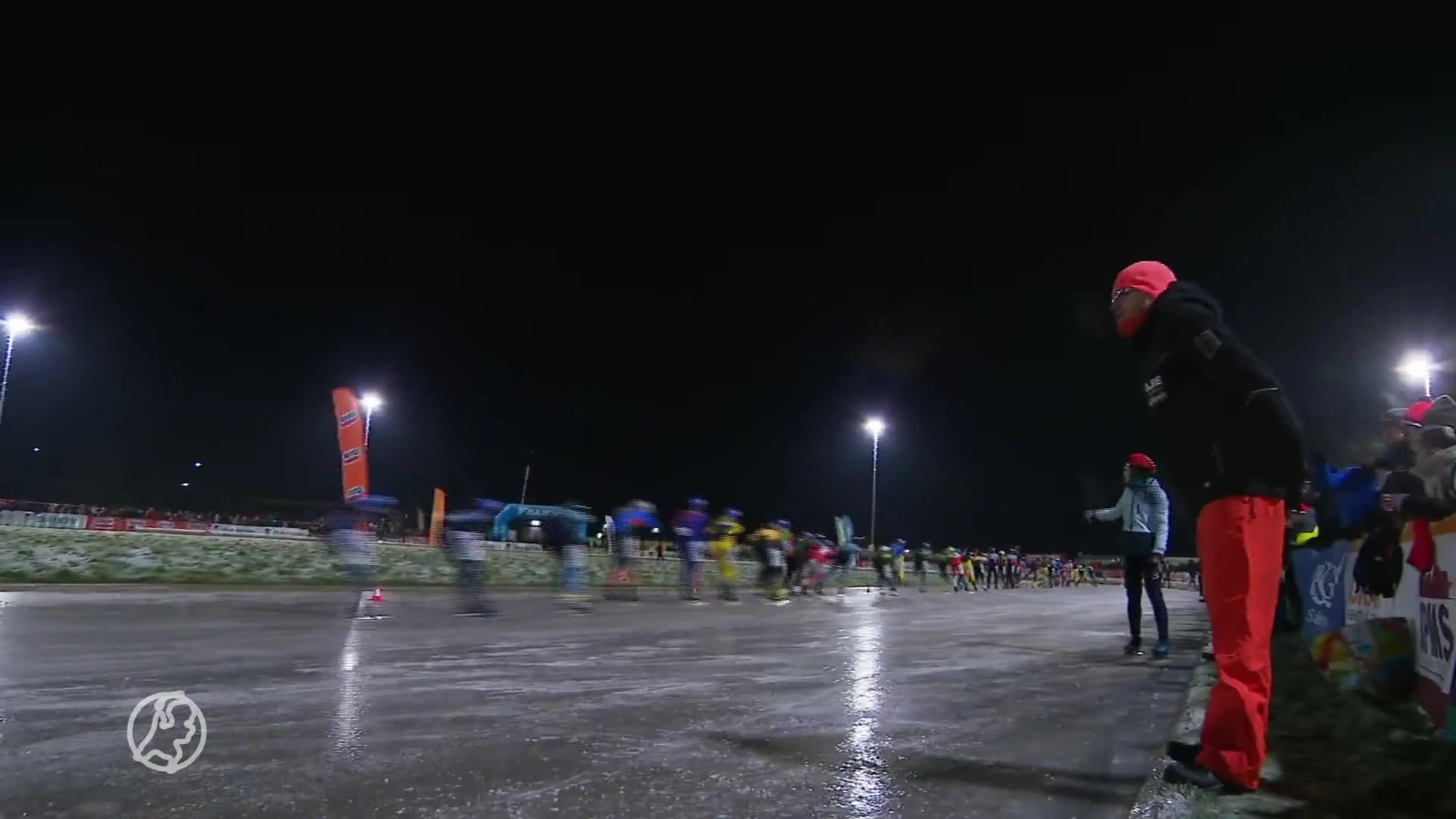 In Bergum werd de eerste marathon geschaatst op natuurijs