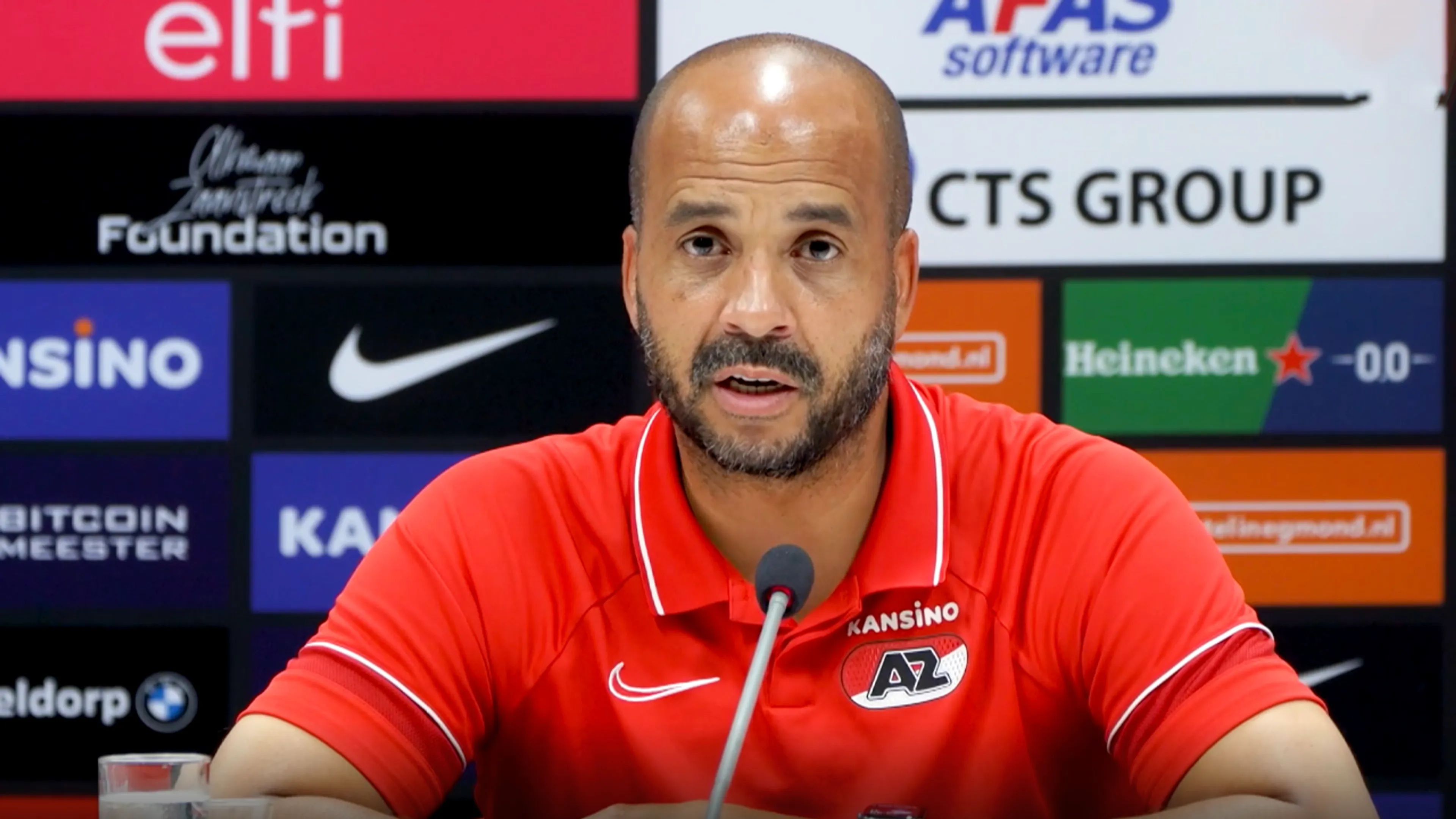 Pascal Jansen verbaast zich over vroegtijdig vertrek Schotse fans: 'Ik heb ze hoog zitten'