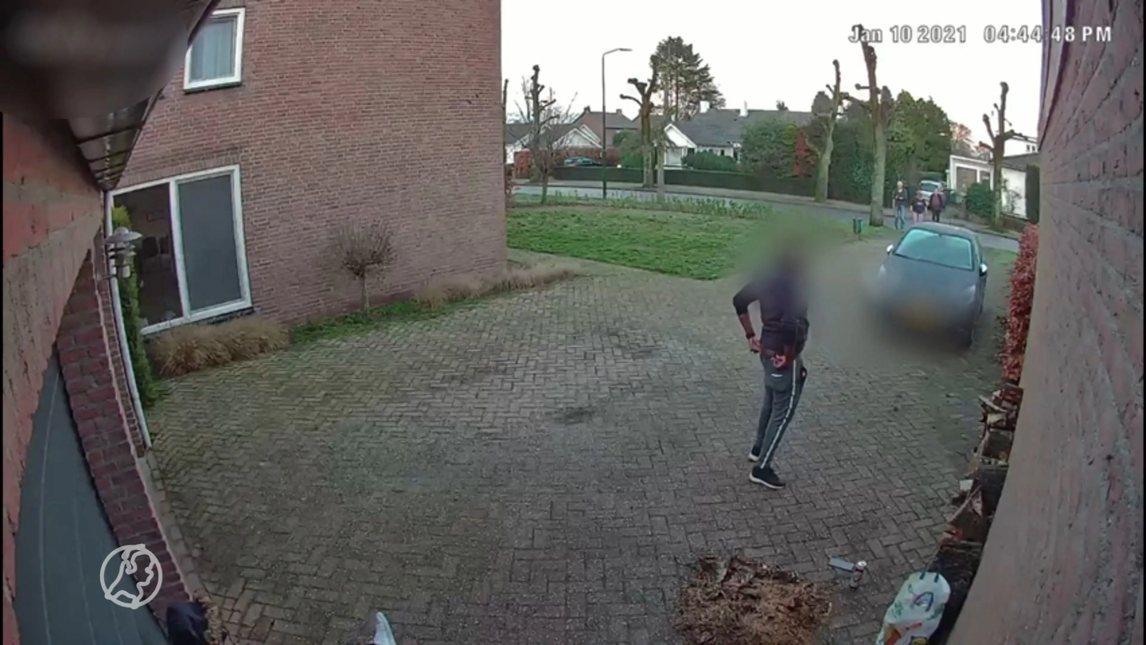 Bewoners verjagen groep overlastgevende asielzoekers in Budel...