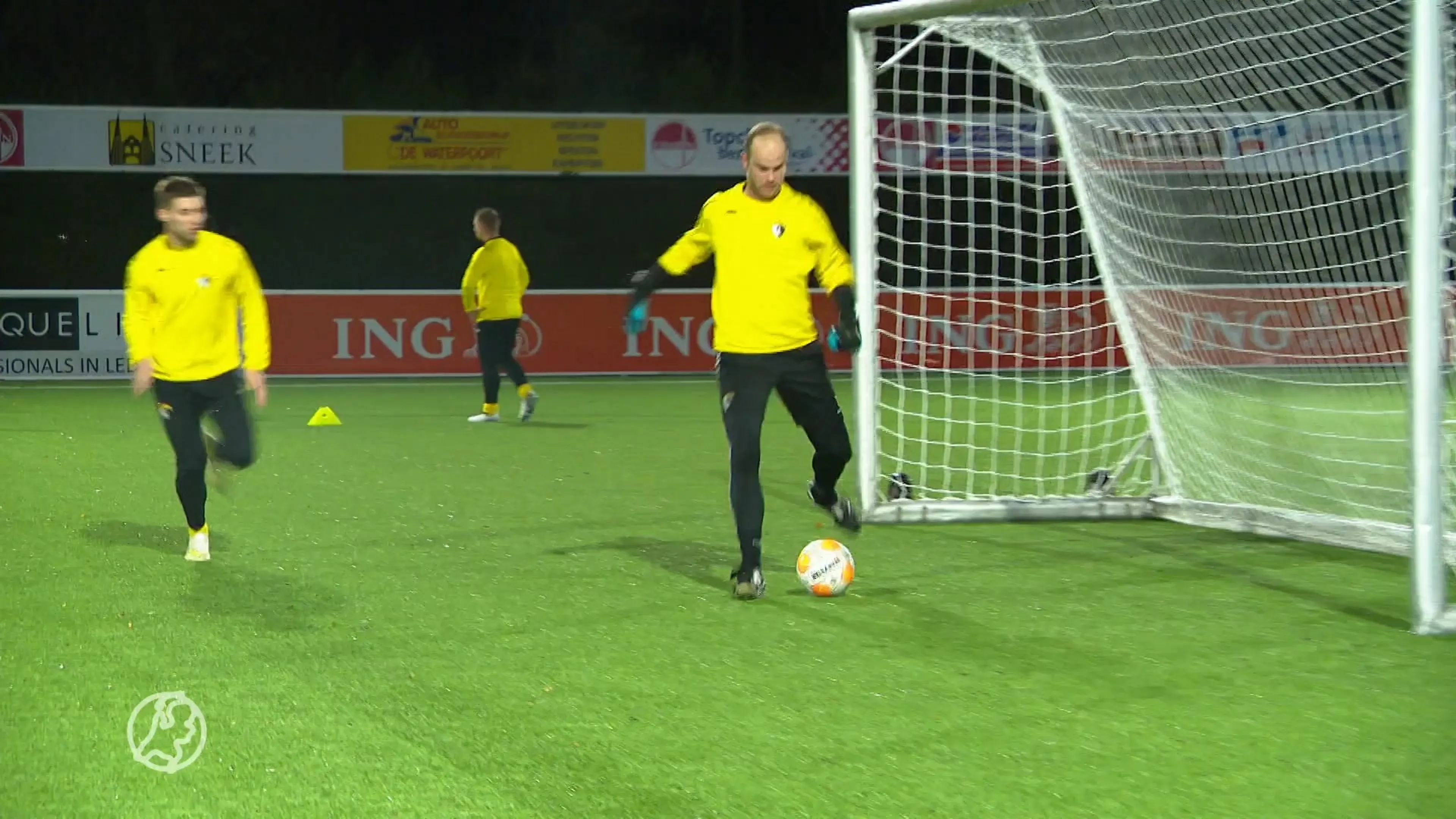 Dit voetbalteam traint om half zes 's ochtends en omzeilt zo avondlockdown