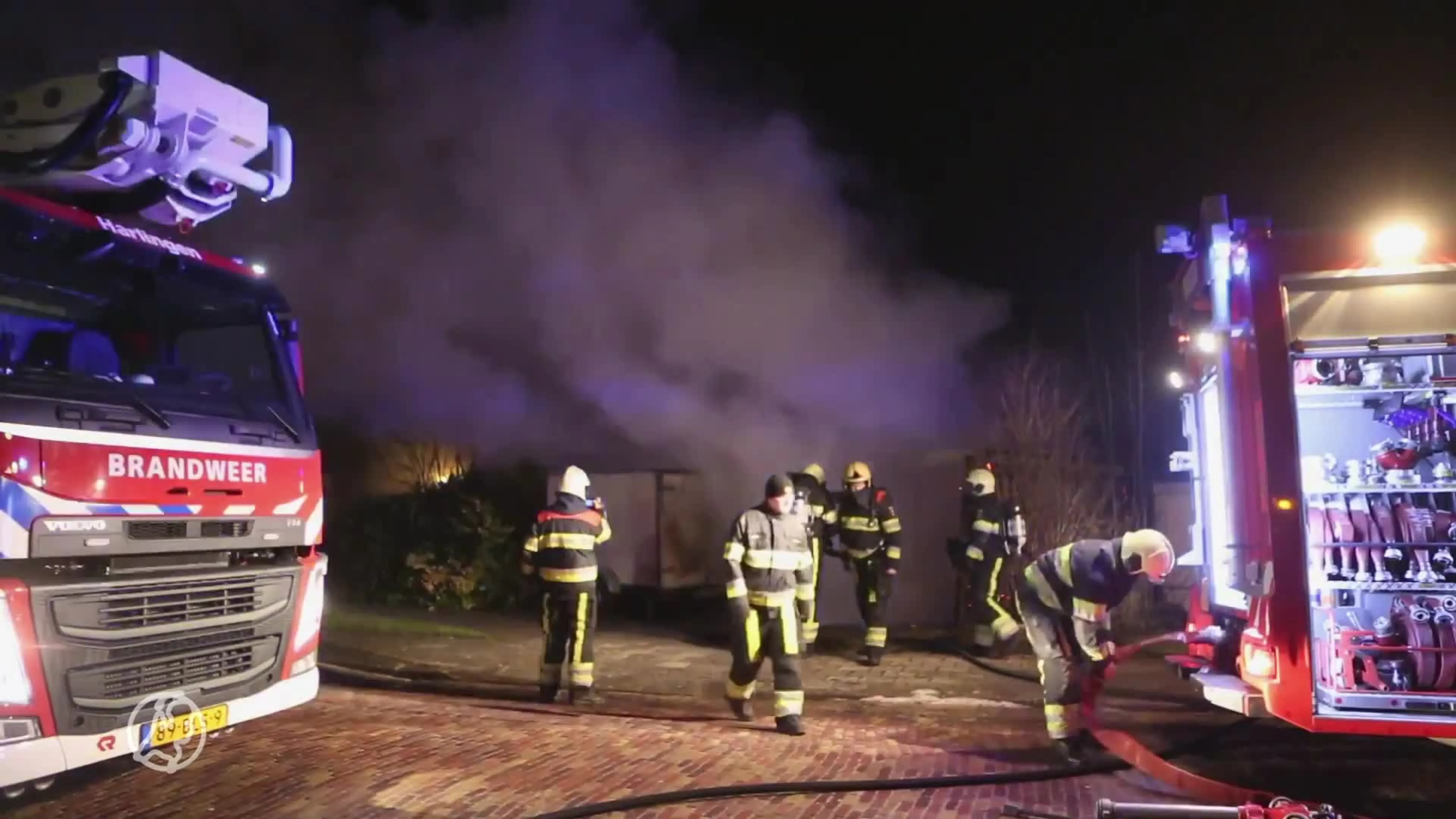 Politie geeft beelden vrij rondom brandstichtingen in Harling...