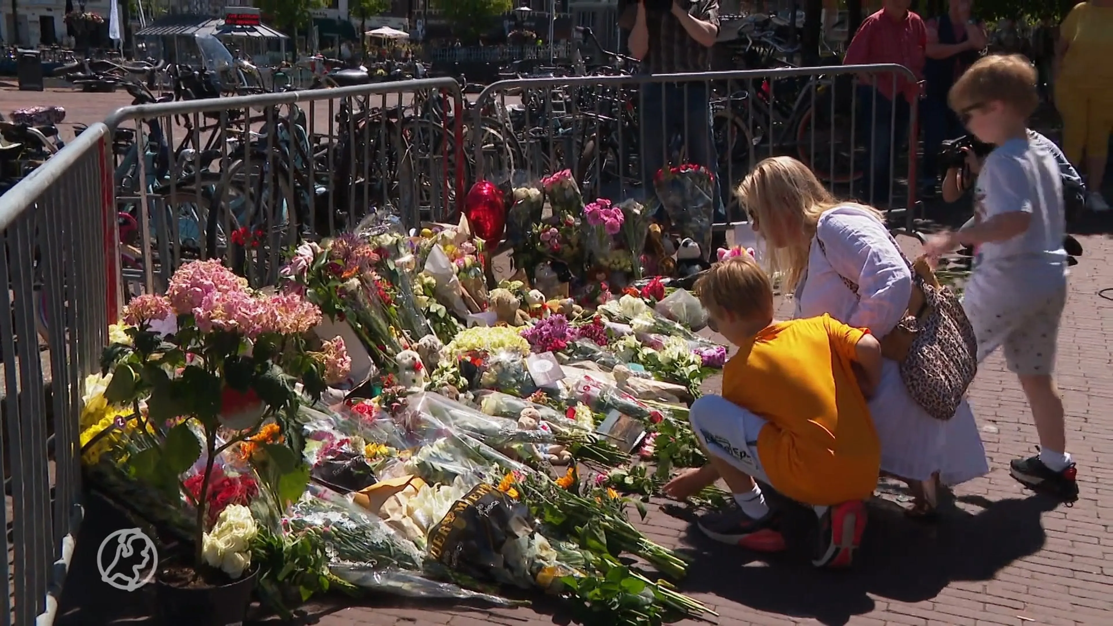 Leiden huilt om bij busongeval overleden meisje (7)