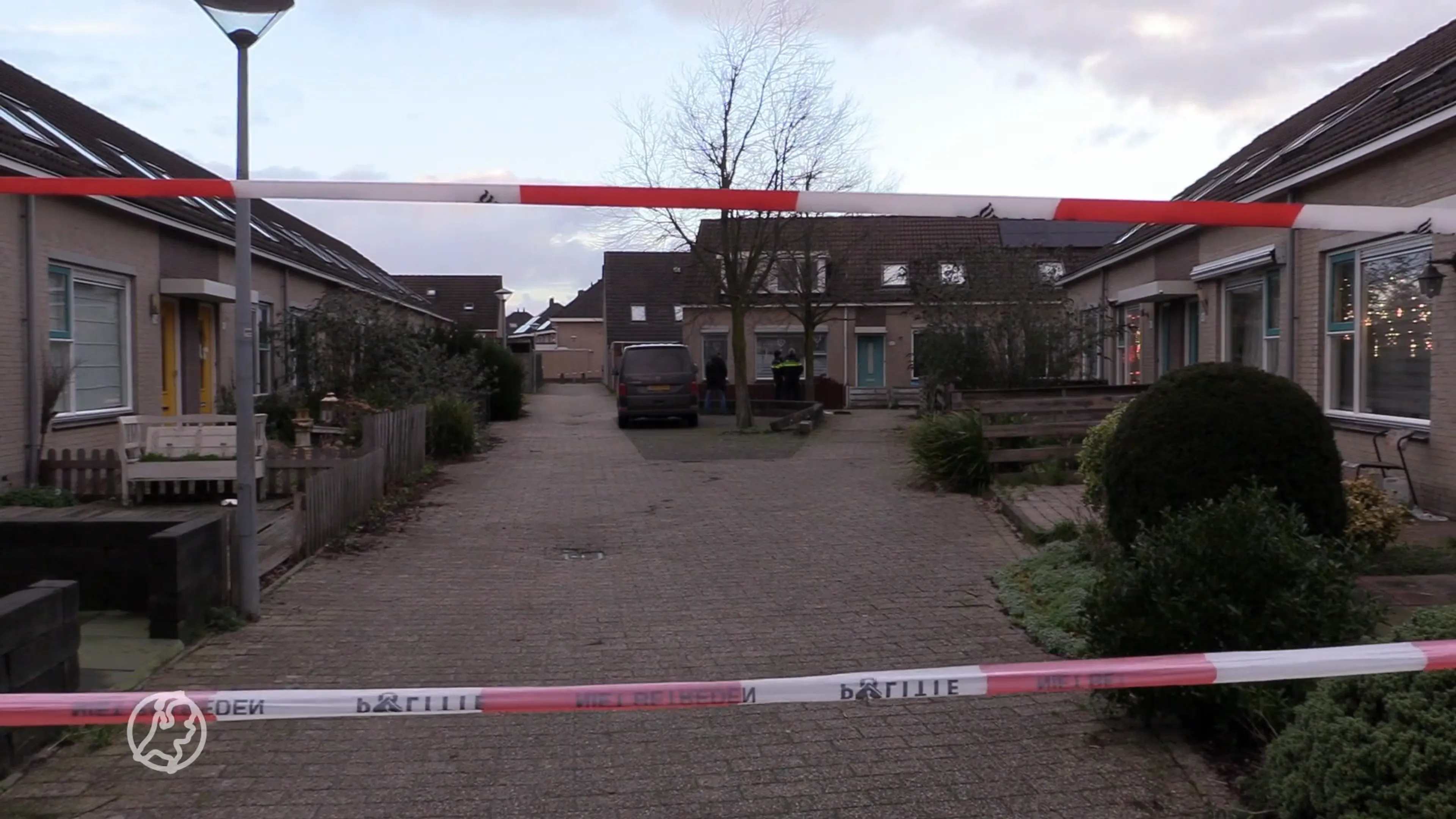 Lichaam onder verdachte omstandigheden gevonden in woning Hoorn, buurt afgezet