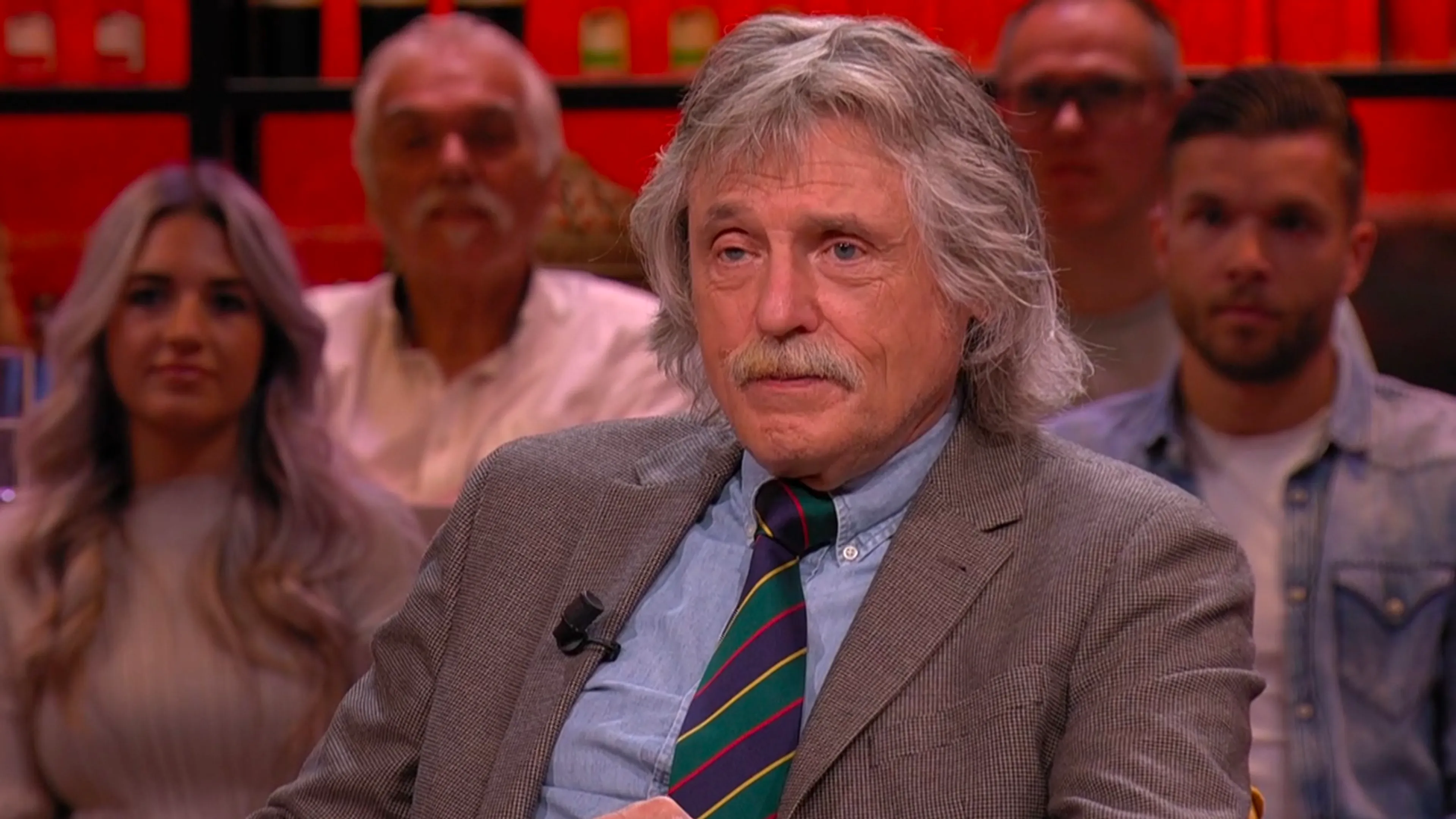 Johan ziet Mart Hoogkamer show afbreken na 16 seconden: 'Snotaap!'