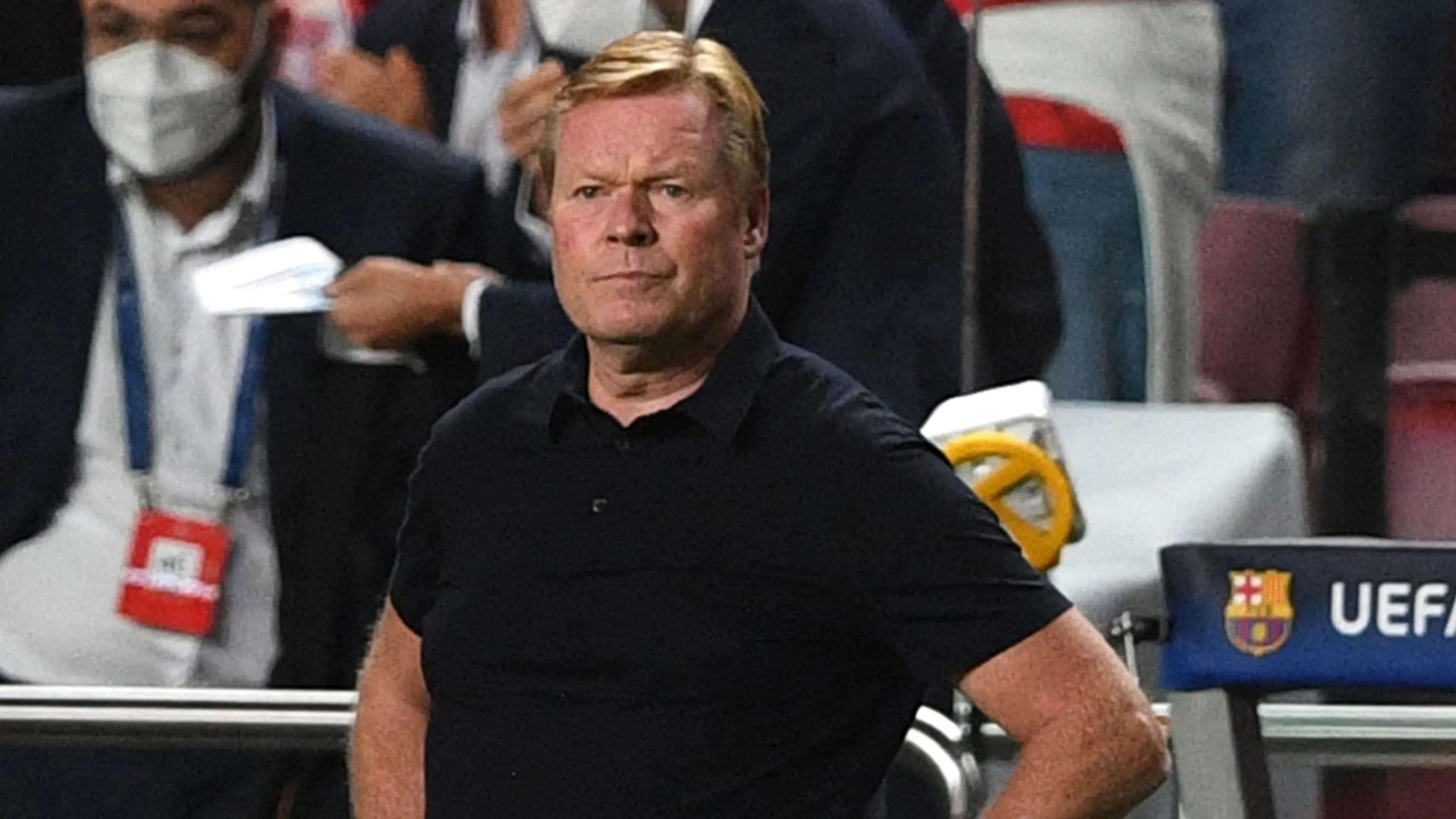 'Verrassende naam als opvolger van Koeman zingt rond in Camp Nou'