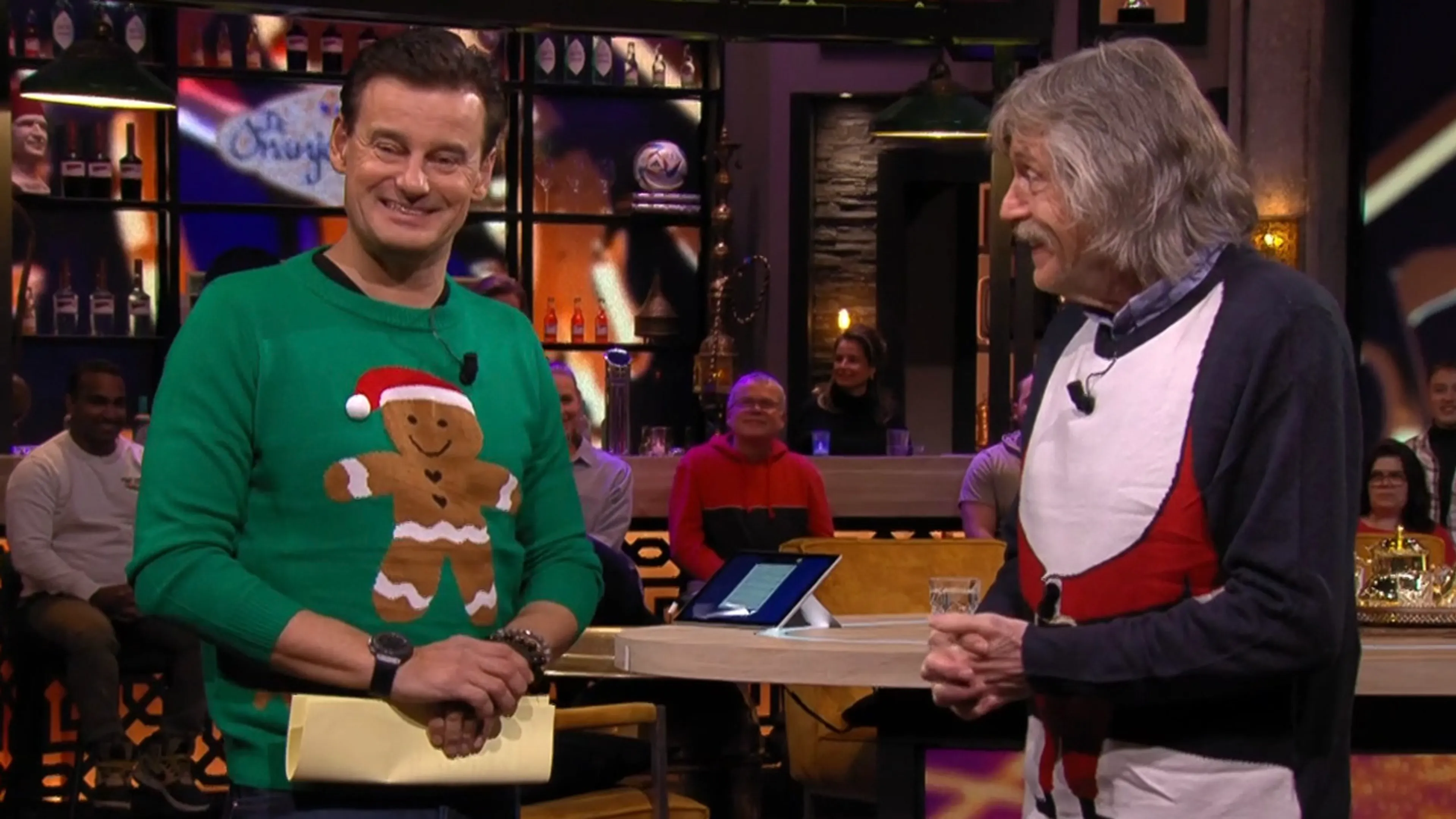Wilfred en Johan doen opening De Oranjewinter in foute kersttrui: 'Ik ben alle schaamte voorbij!'