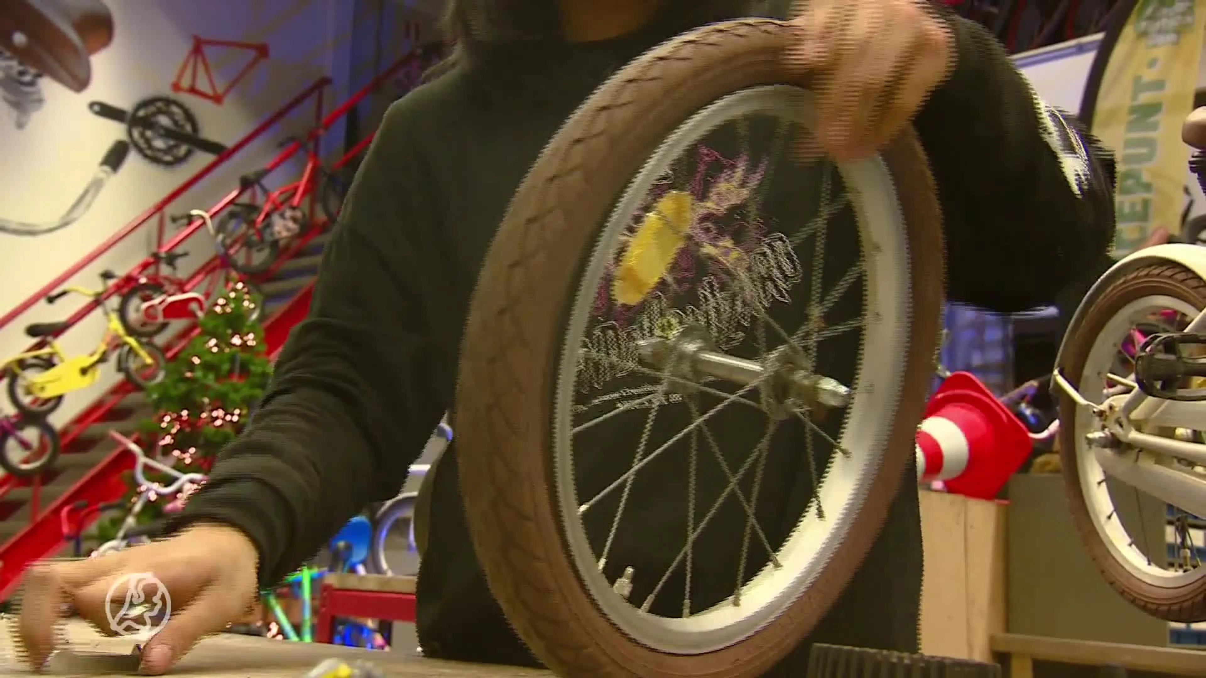 Haagse achterstandsjongeren maken succes van Kinderfietsenplan