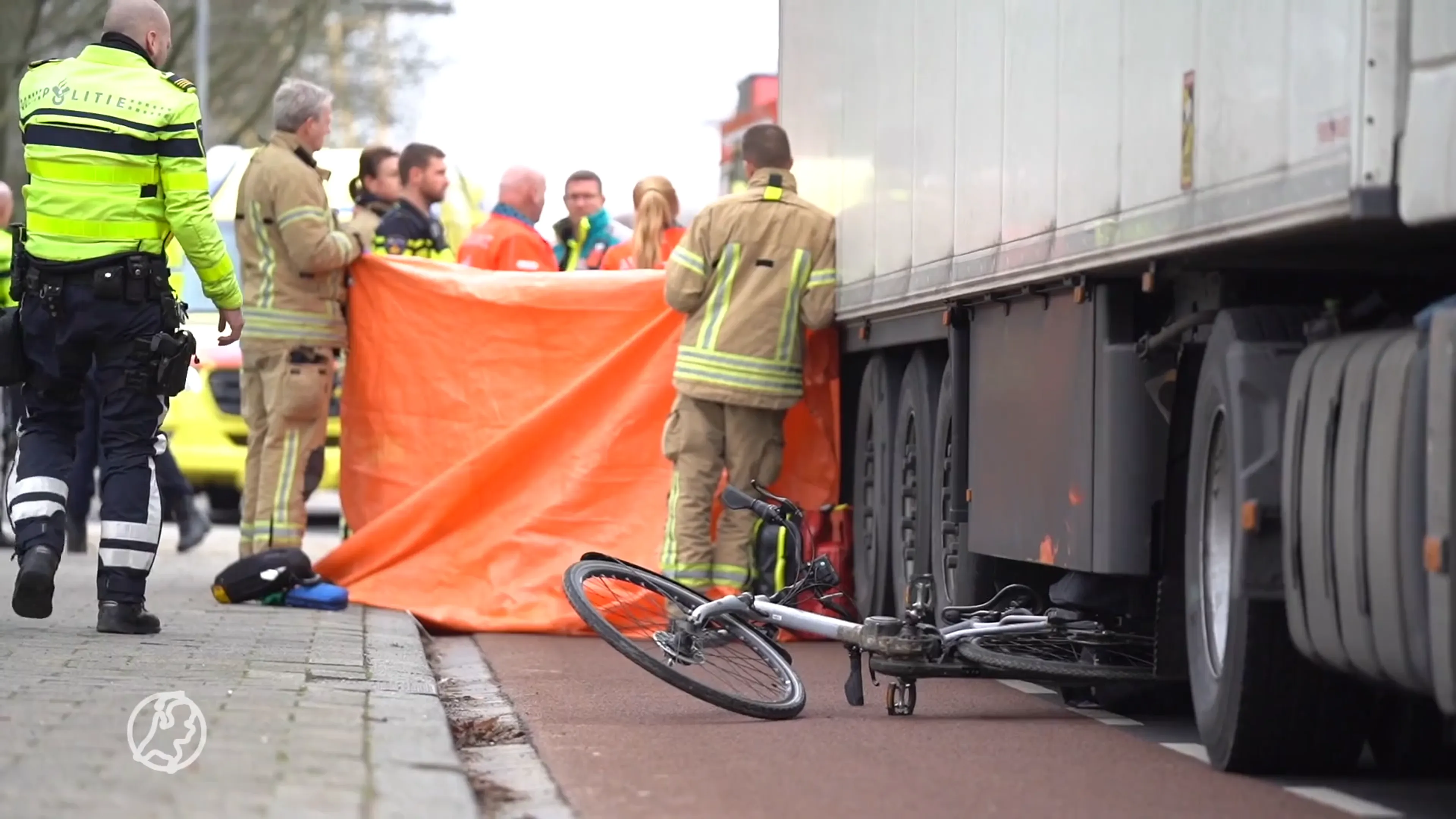 Fietser overleden door ongeluk met vrachtwagen in Rotterdam