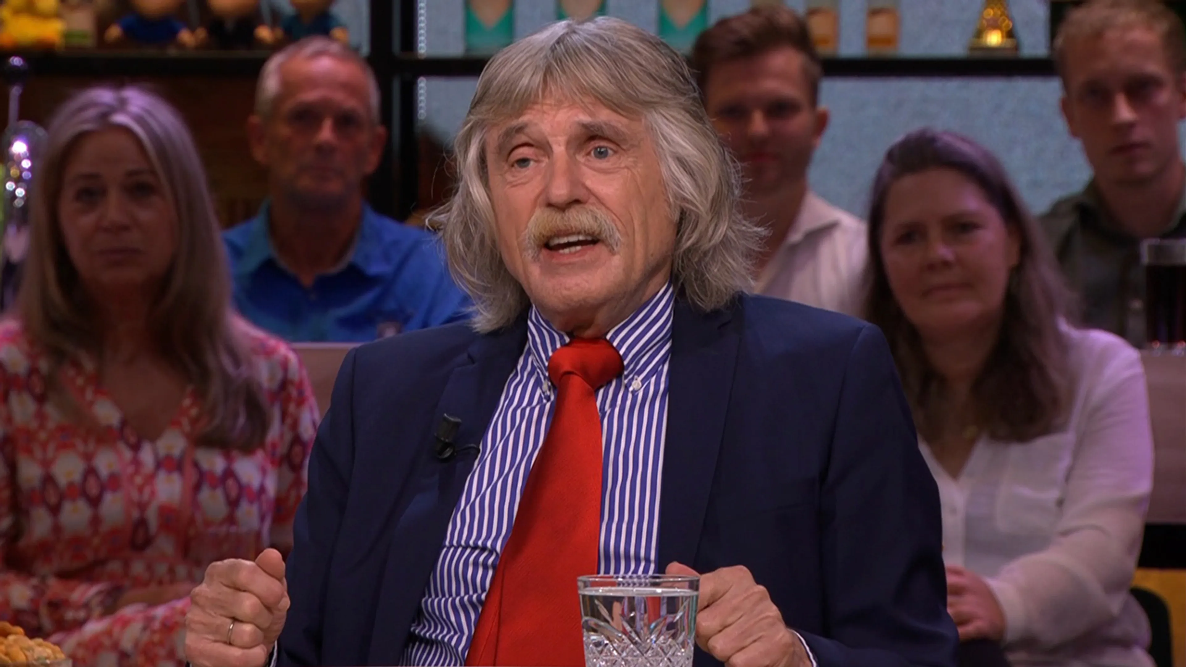 Johan ergert zich mateloos aan verslaggever: 'Lachwekkende filmster!'