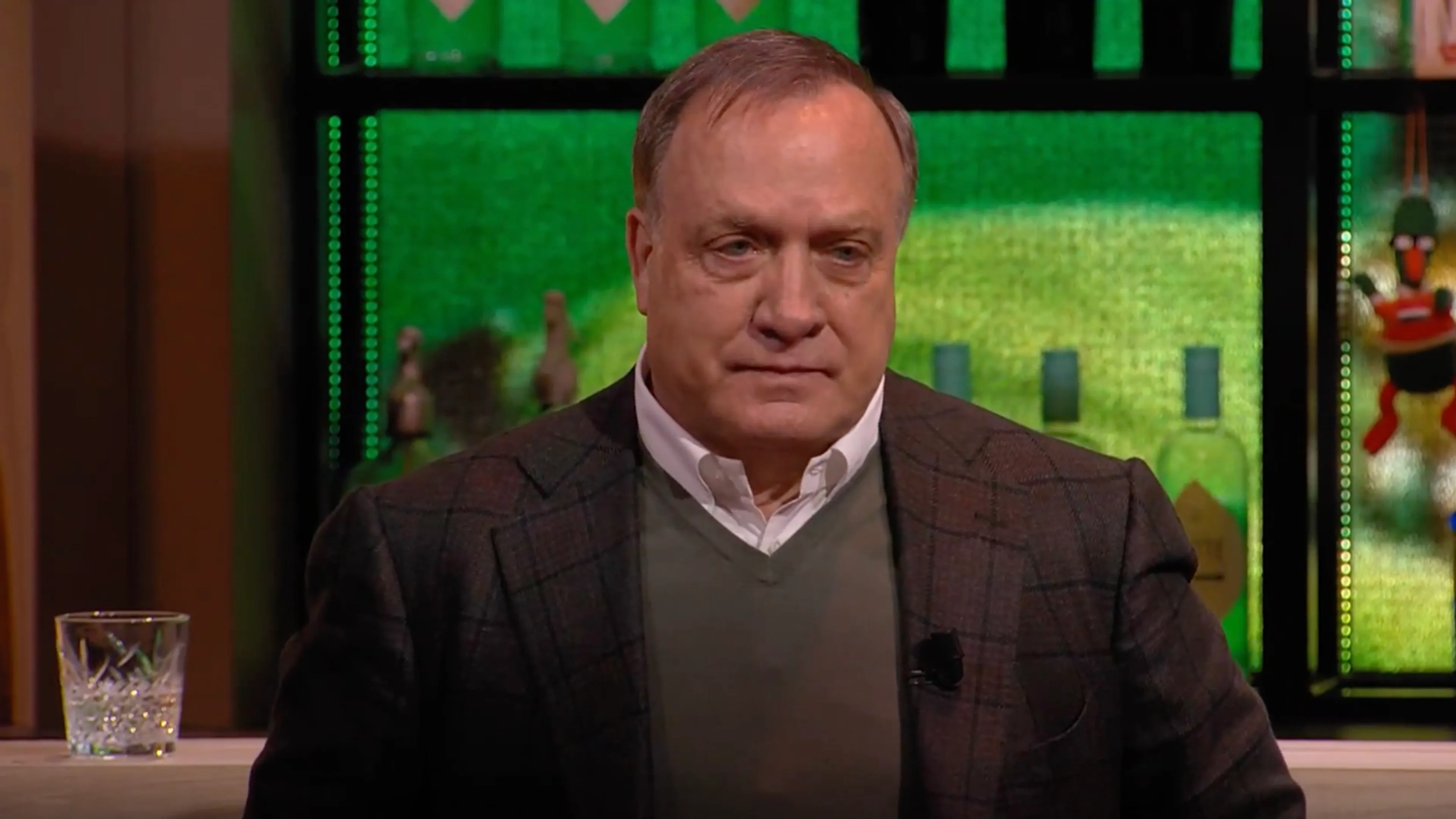 Dick Advocaat niet blij met TOTO-verrassing: 'Ik doe hier echt niet aan mee!'