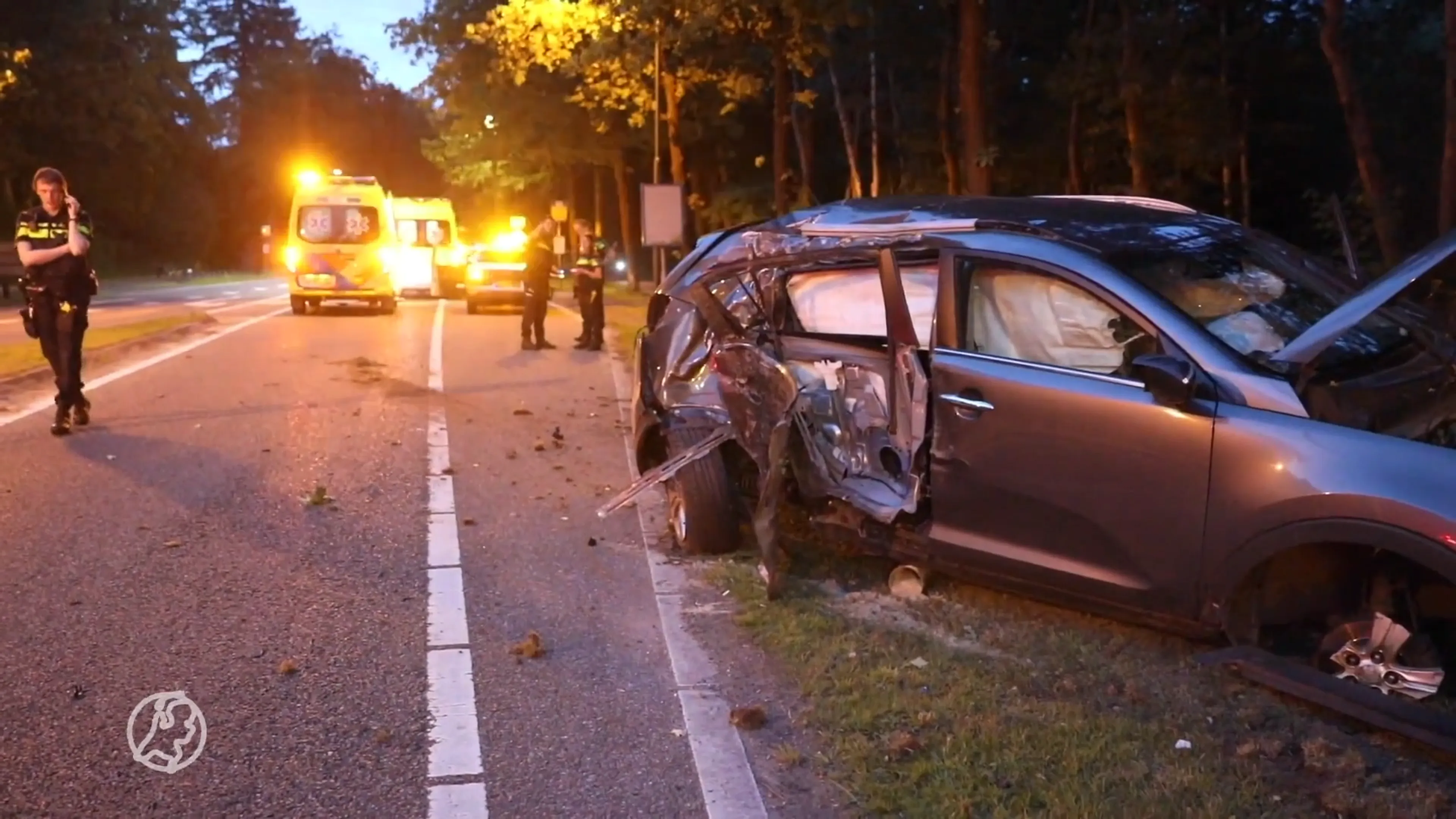 Twee gewonden na zware crash en dollemansrit in Baarn