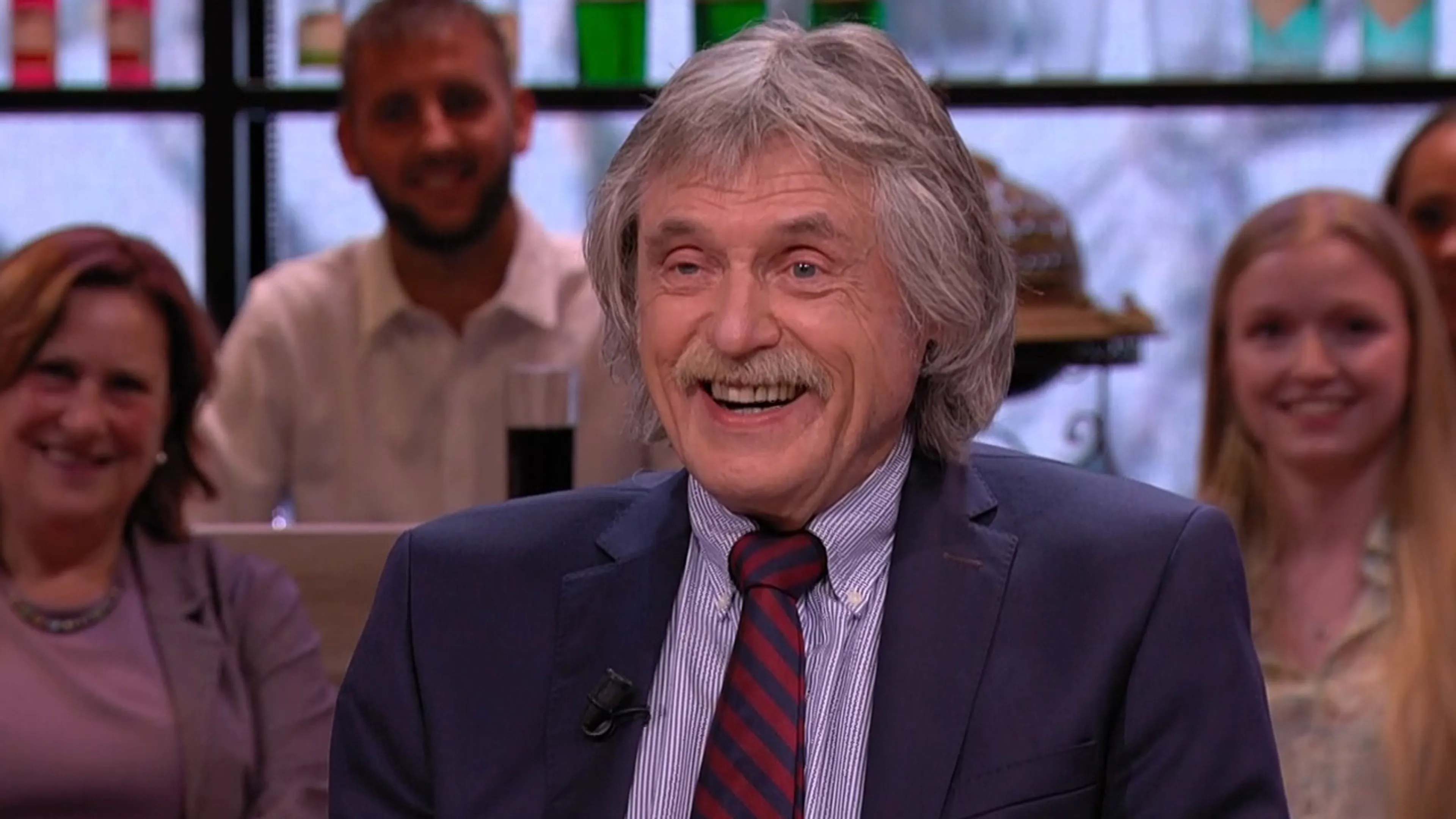Johan vertelt over ordinair teamuitje in tijd als voetballer: ‘Ik was de ster van de avond’