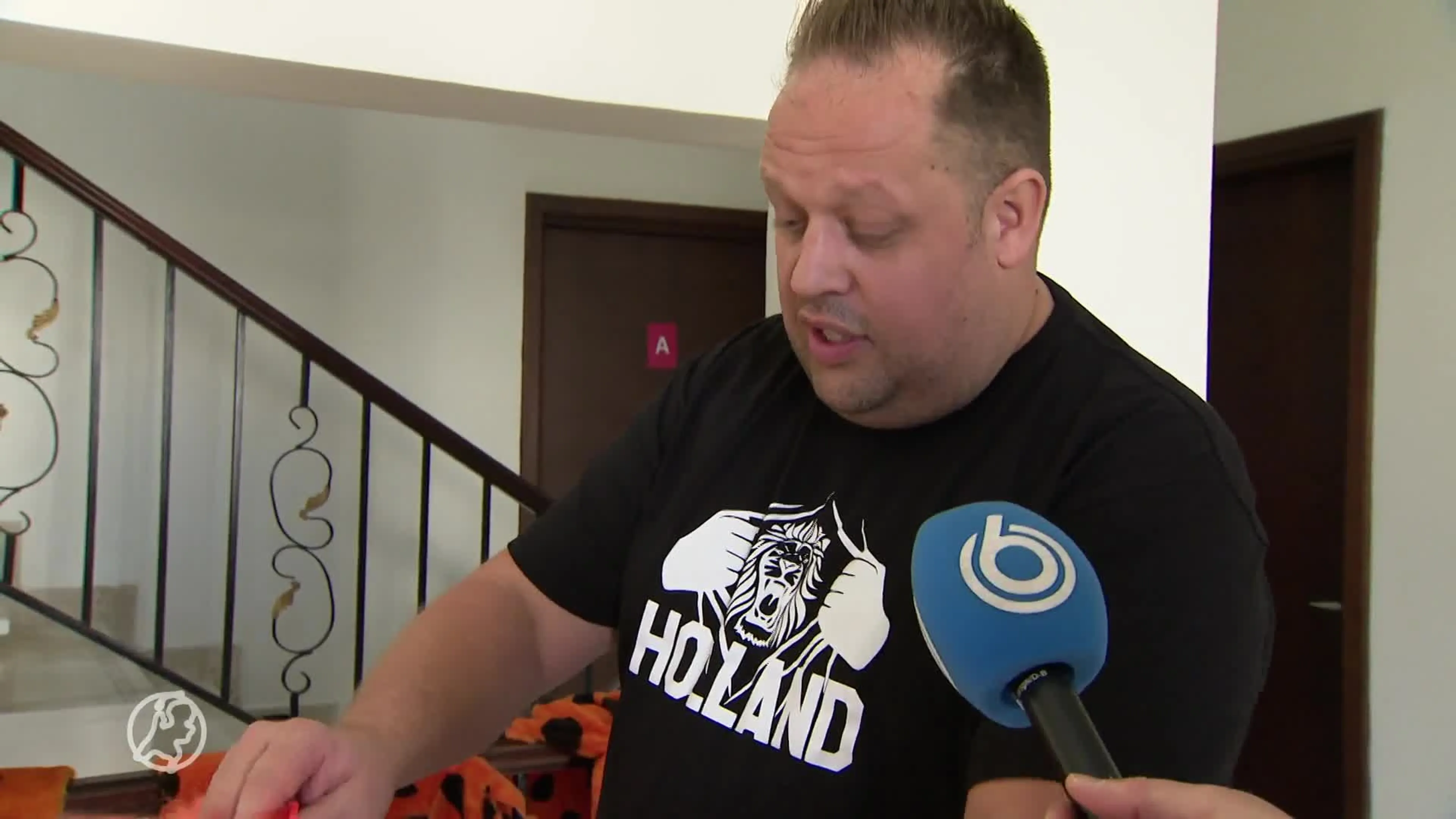 De 'Oranje Flintstones' zijn een ware bezienswaardigheid in Qatar