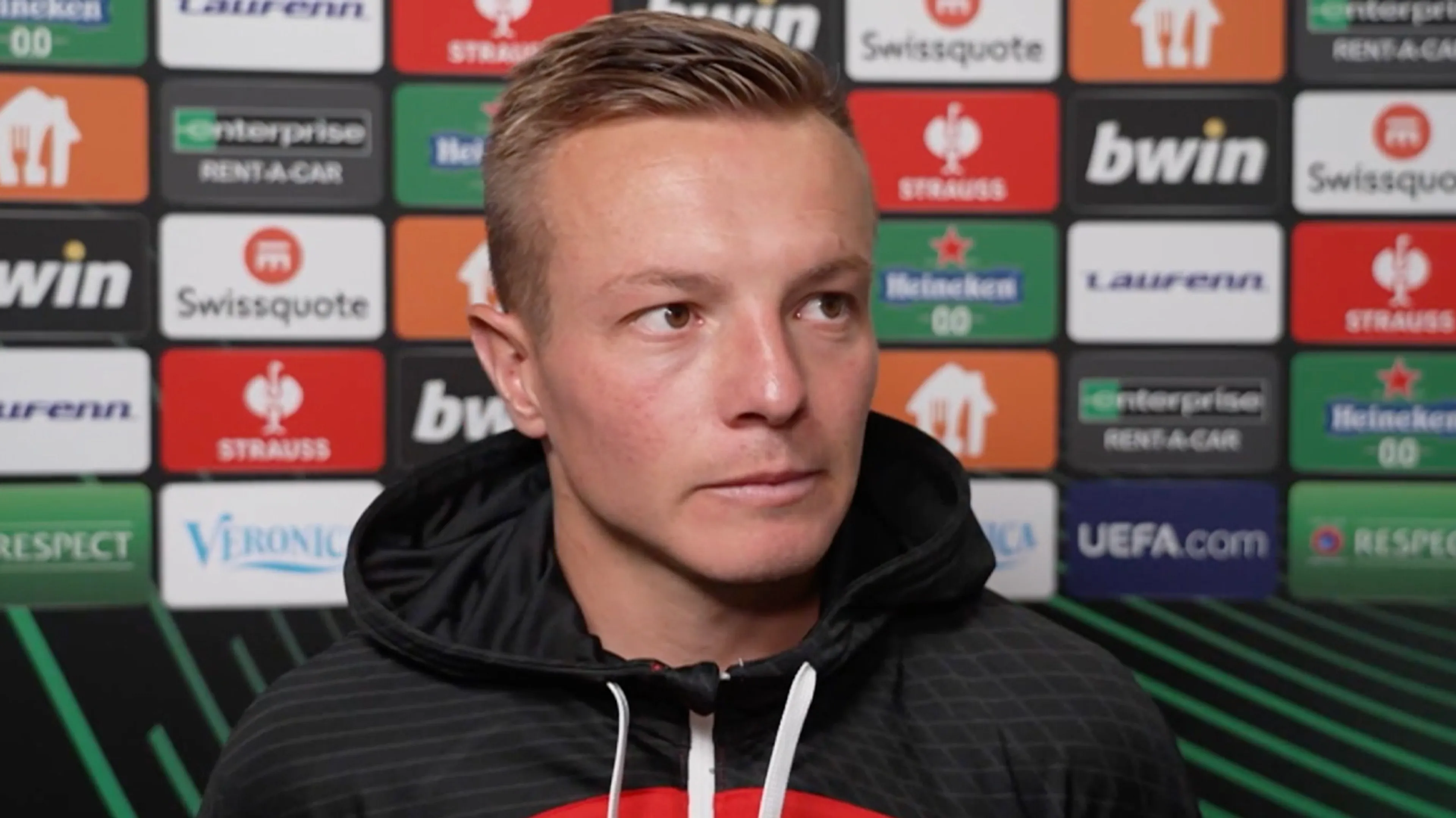 Jordy Clasie legt vinger op zere plek: 'Als ploeg denken dat je er al bent'