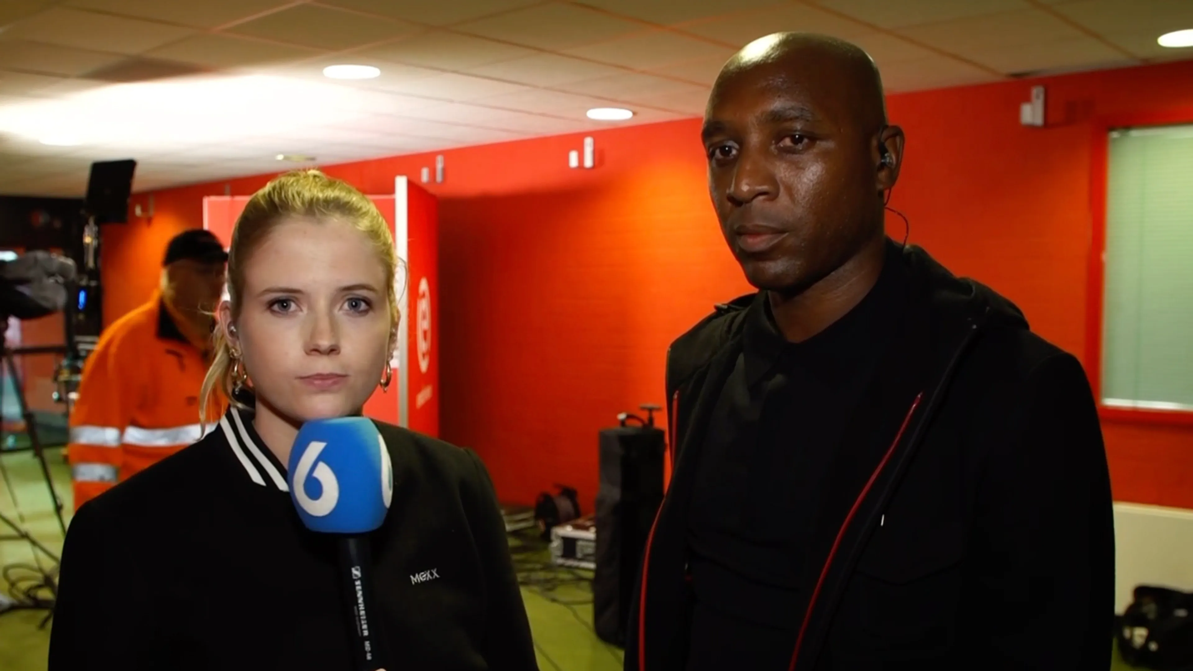 Noa ontdaan door rellen bij FC Twente: ‘Wat er vanavond is gebeurd, heb ik nog nooit gezien’