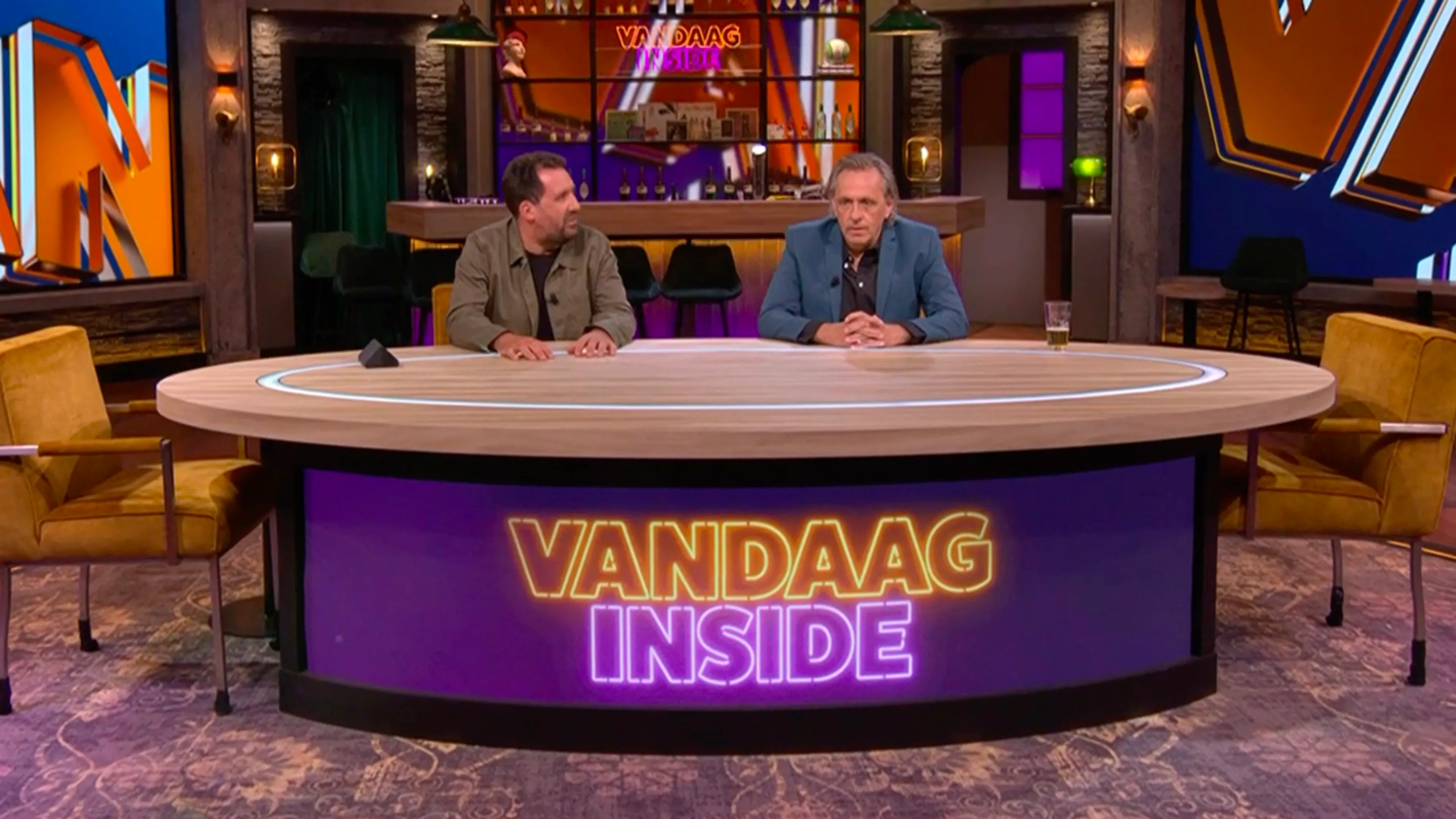 Marcel en Gijs openen talkshow in Vandaag Inside-studio: 'Wát een slecht begin'