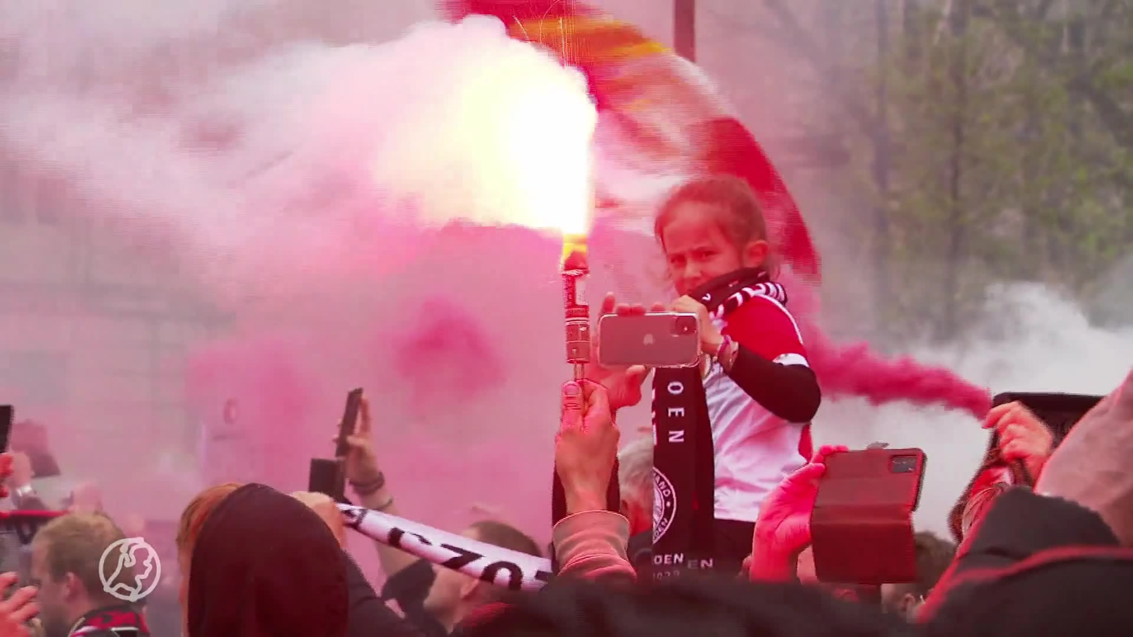 Arne Slot hakt knoop door en blijft bij Feyenoord: 'Doorbouwen'