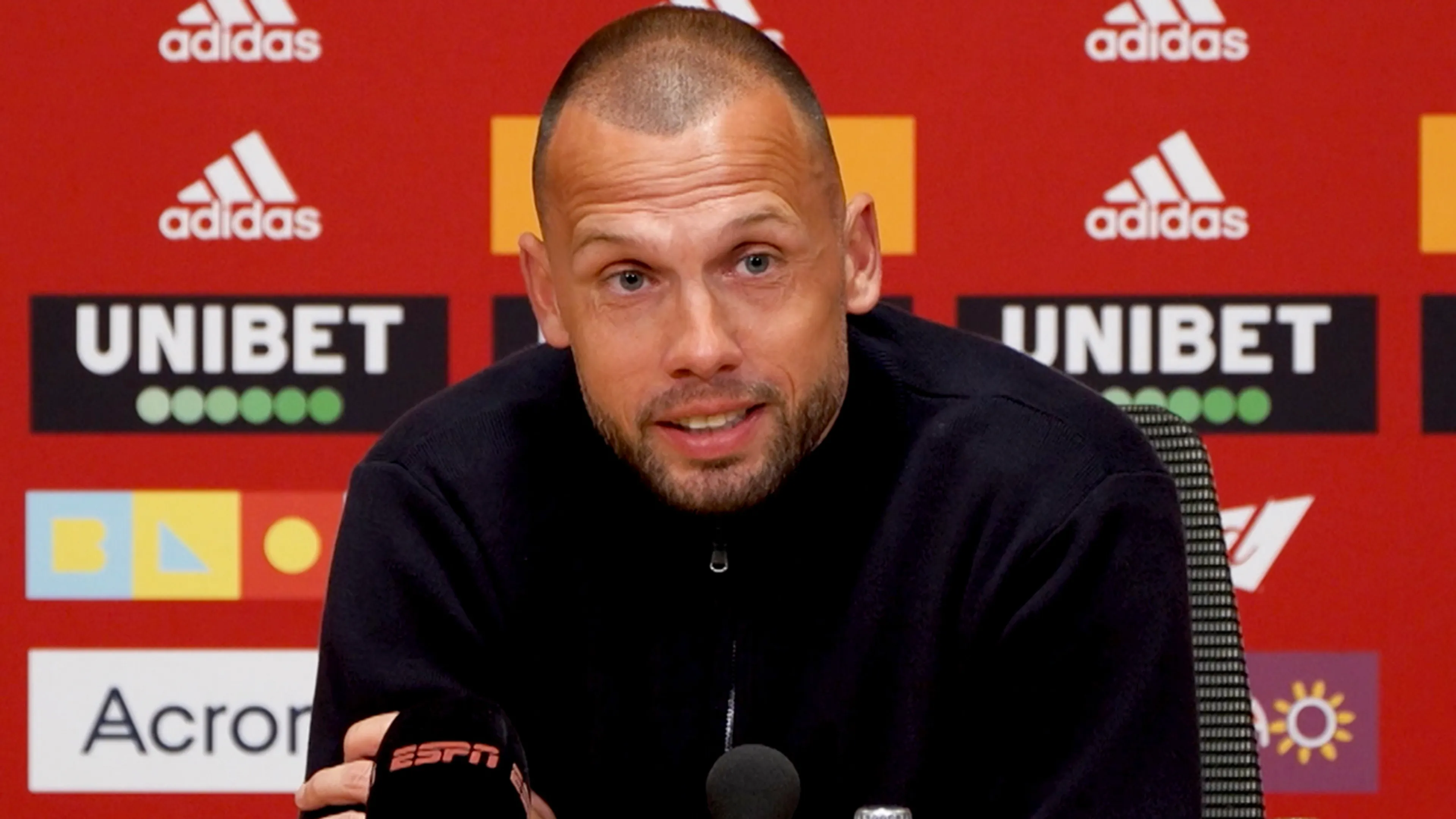 Heitinga dolt met Vandaag Inside-verslaggever: 'Ik ben een beetje klaar met deze vragen'