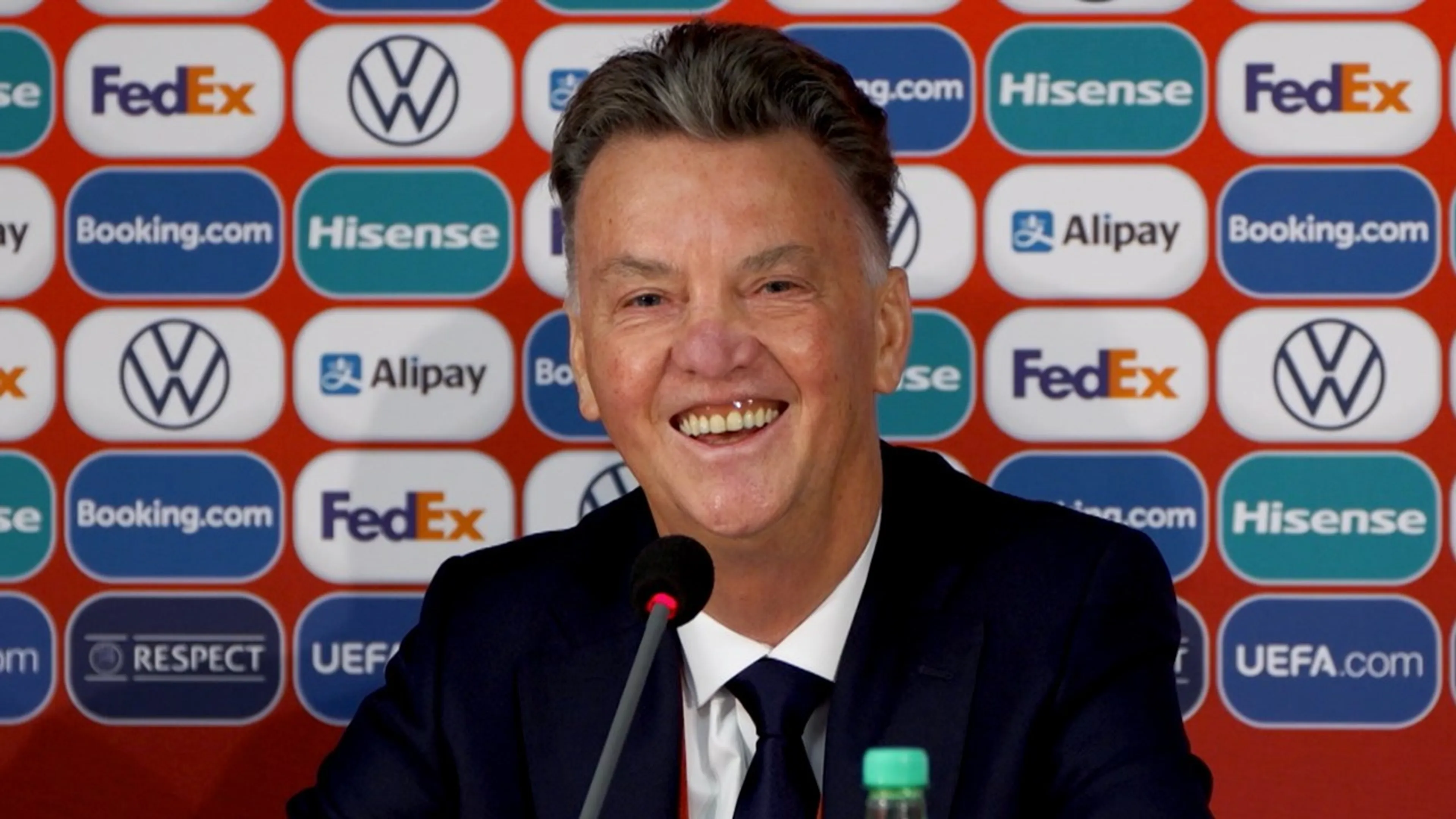 Van Gaal opgelucht: 'Ik heb gejuicht in de kleedkamer'