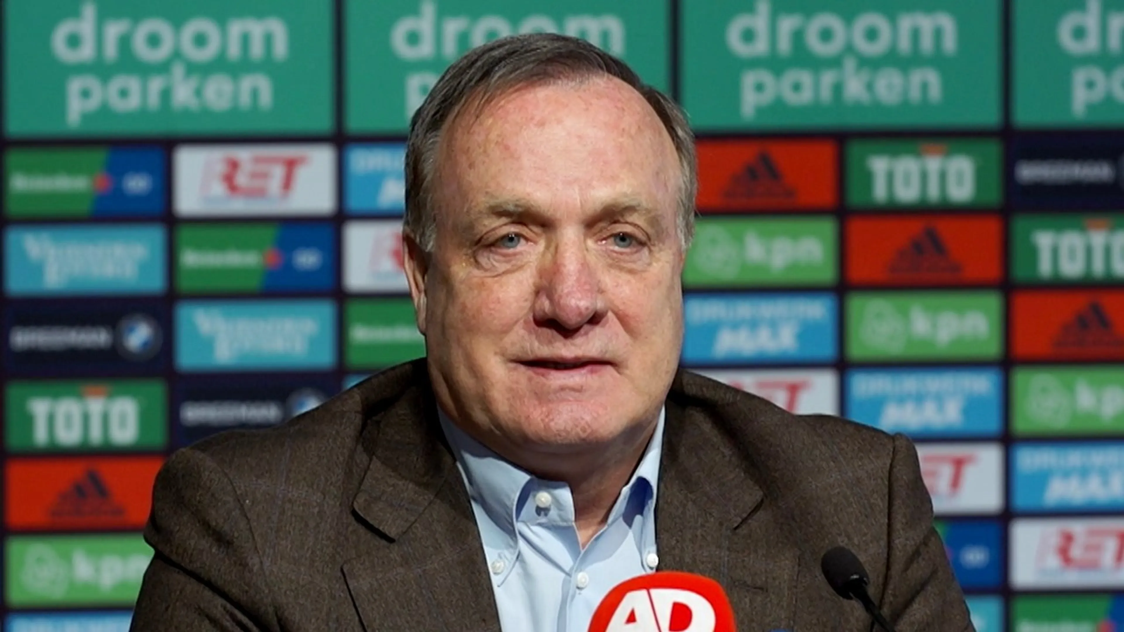 Dick Advocaat: ’Geen publiek is een klein voordeel voor ons’ ...