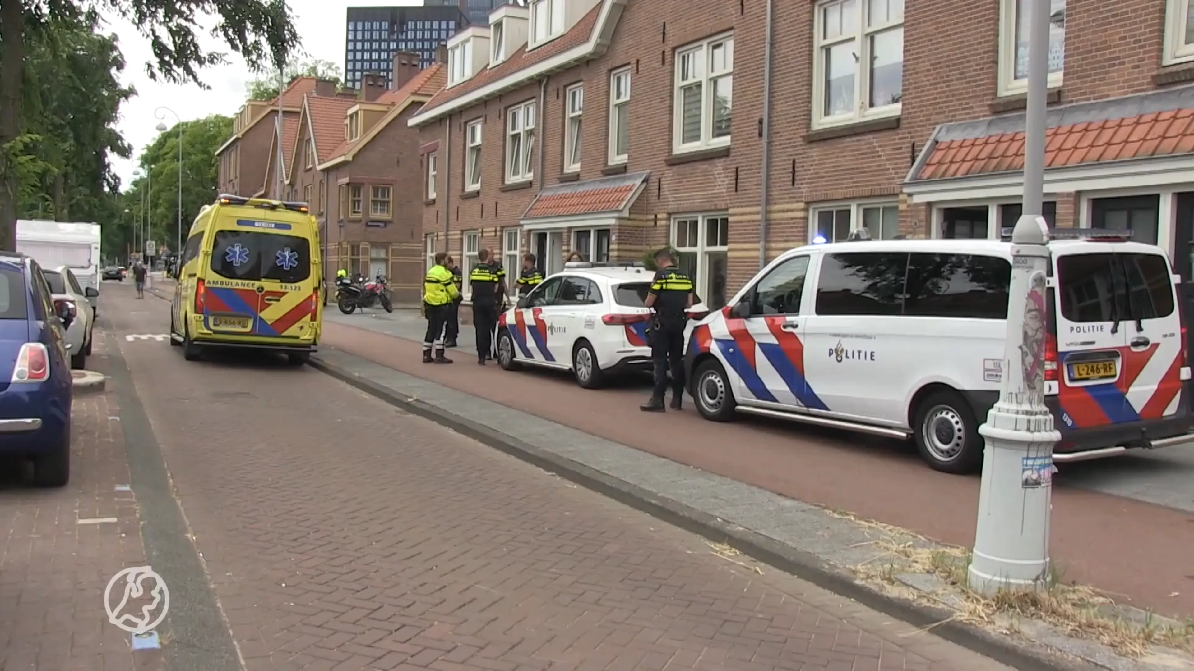 Man in gezicht gestoken