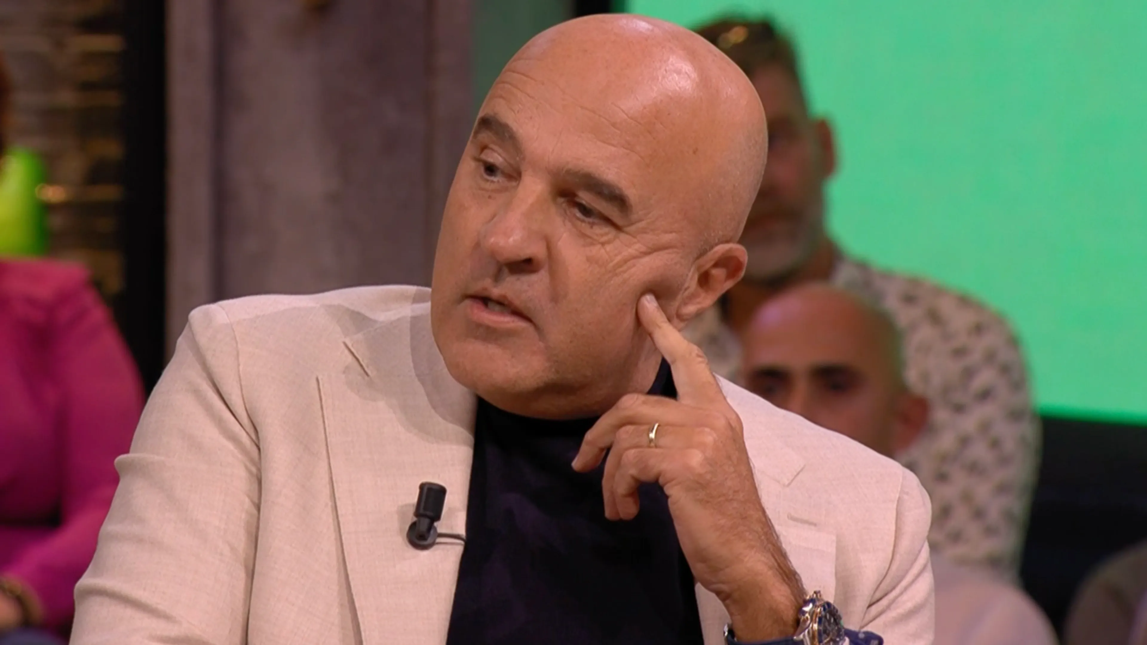 John van den Heuvel vertelt openhartig over leven met zware beveiliging