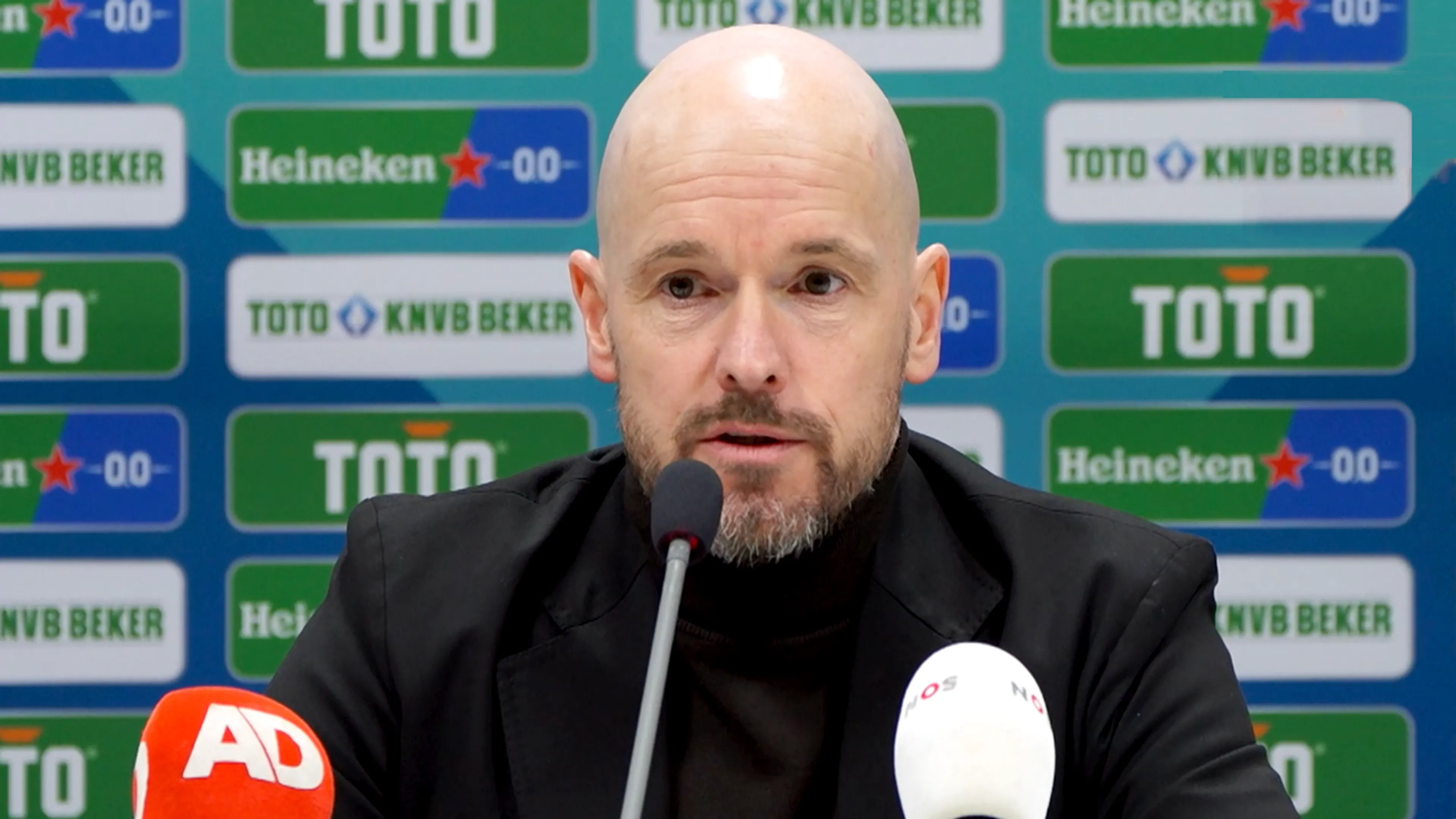 Ten Hag reageert op Ruiter-gerucht als oplossing voor keepersprobleem