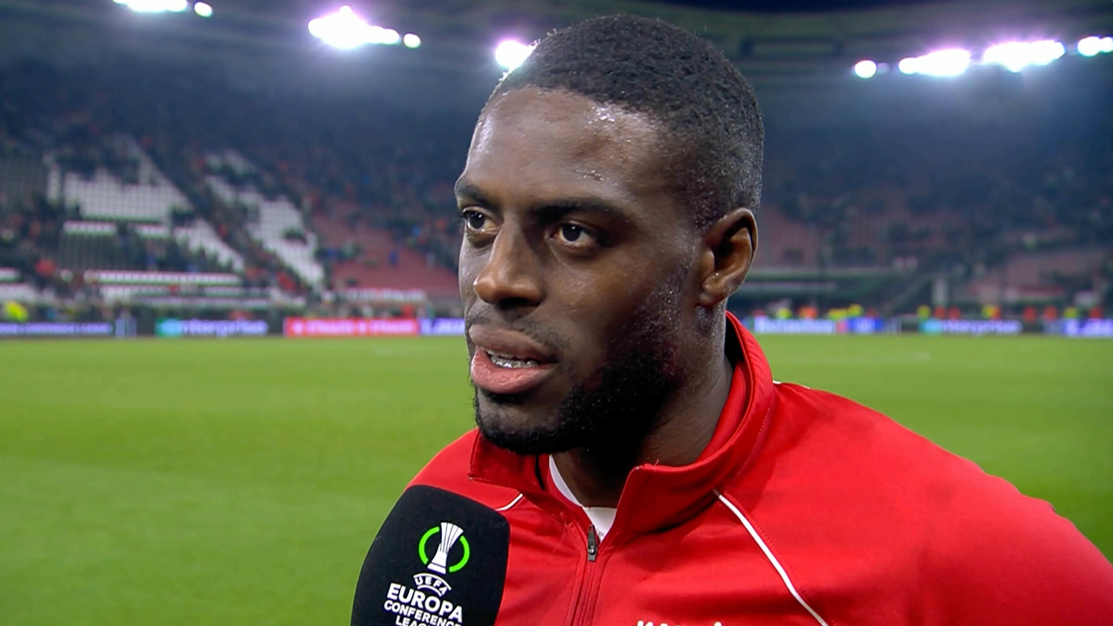 Martins Indi na ruime nederlaag tegen Aston Villa: 'Je moet accepteren dat het een lastige kluif wordt'