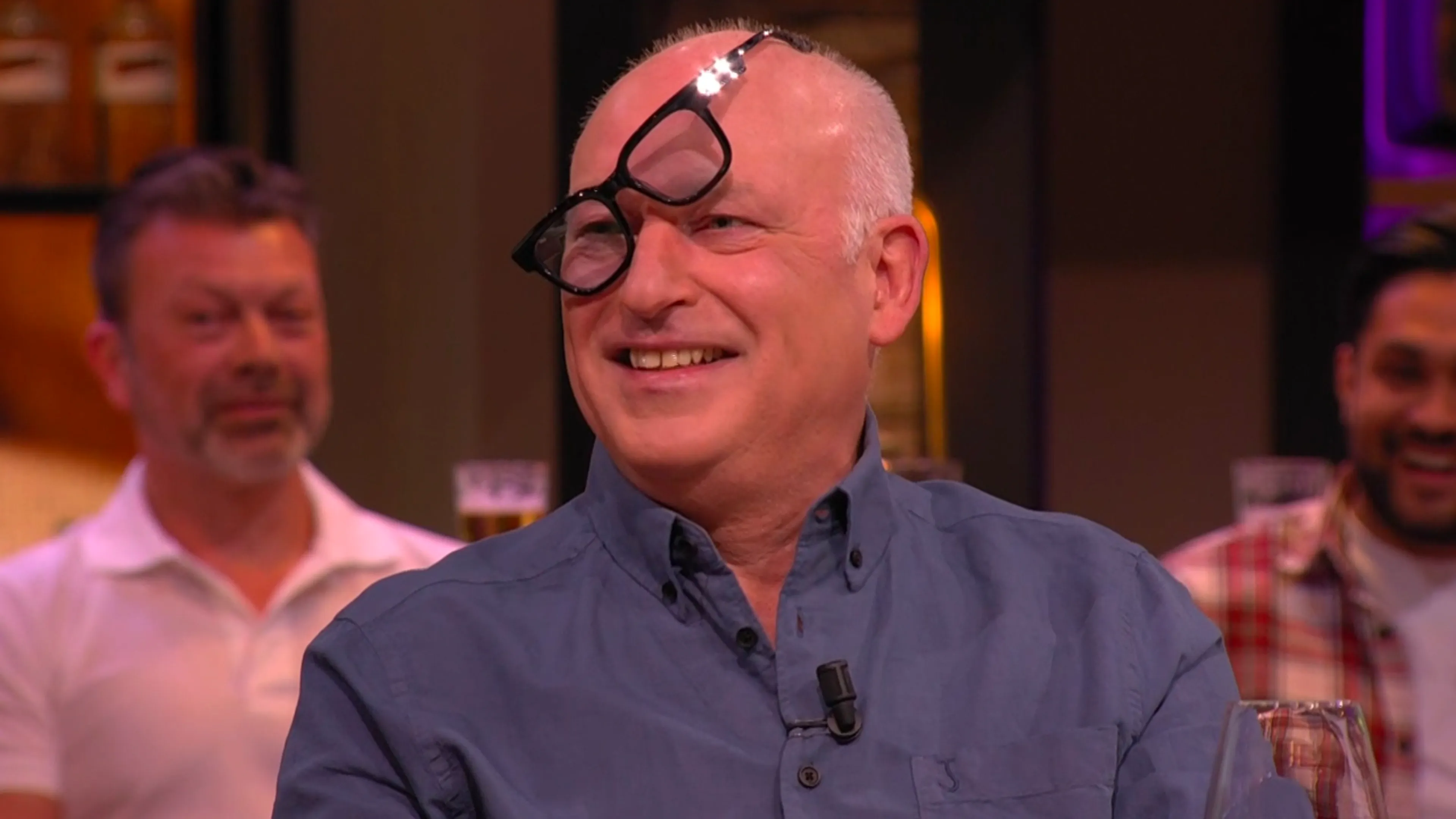 René zag priester keihard vallen tijdens uitvaart Willibrord Frequin