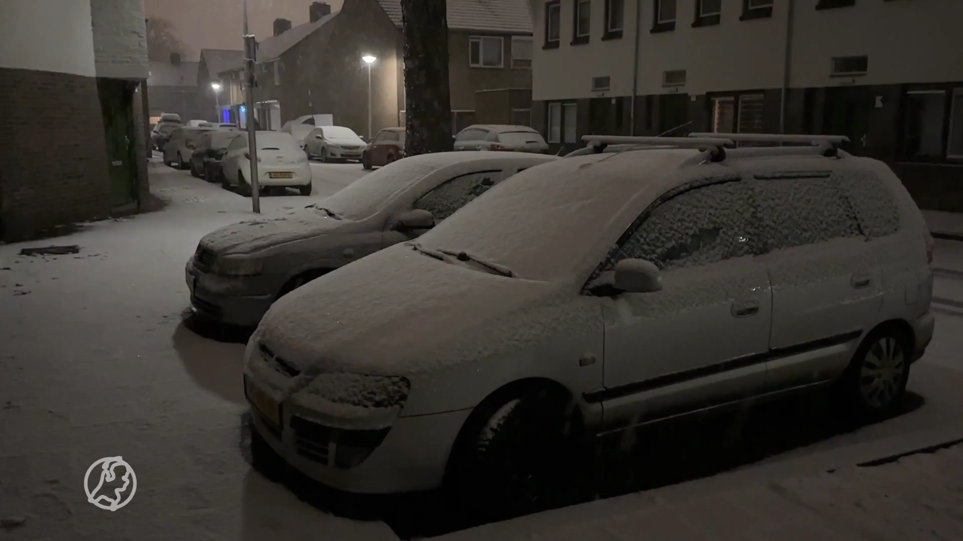 Bekijk hier de eerste beelden van de sneeuw in Nederland