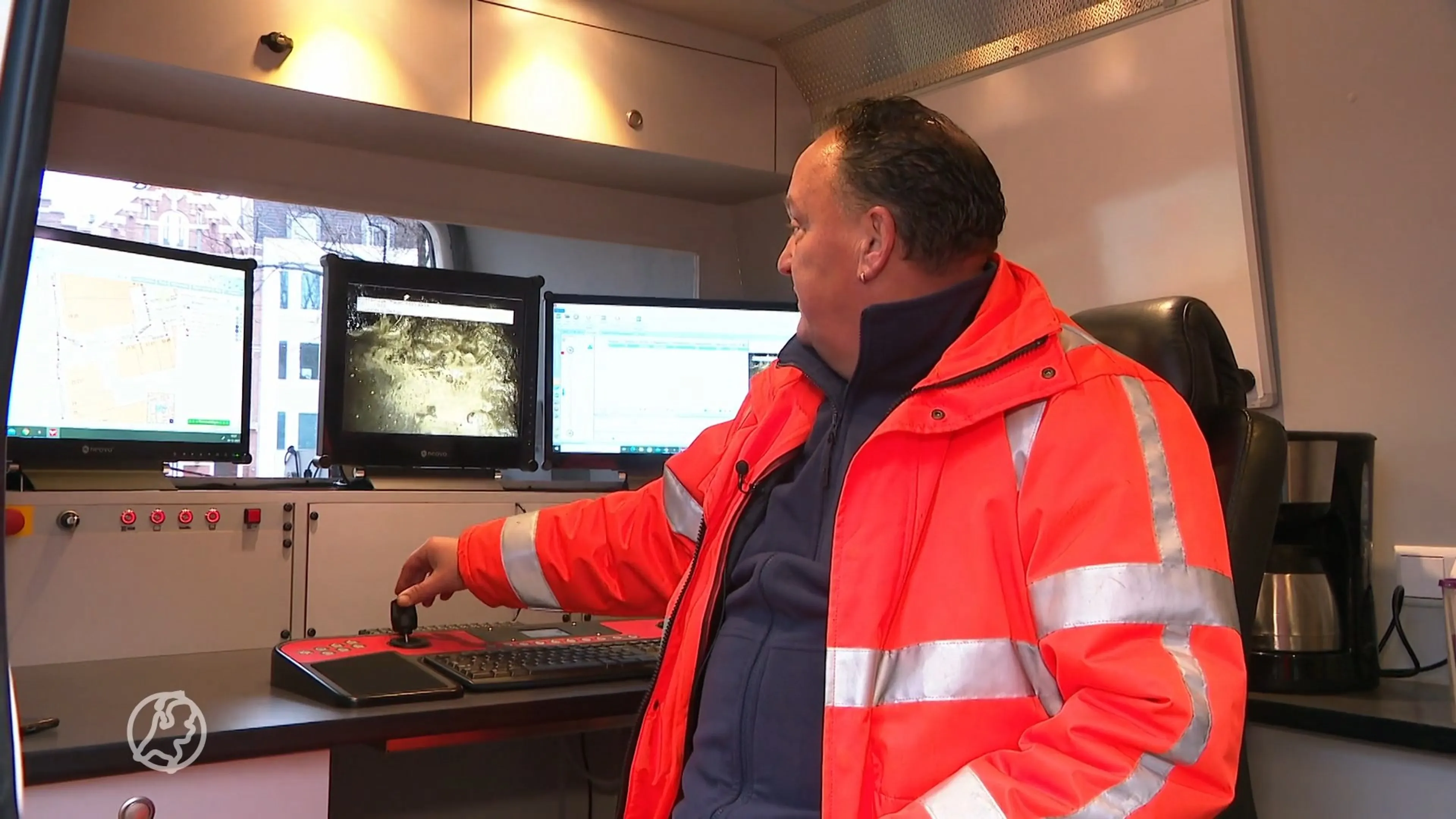 Rioolinspecteurs druk met verstoppingen door oliebollenvet