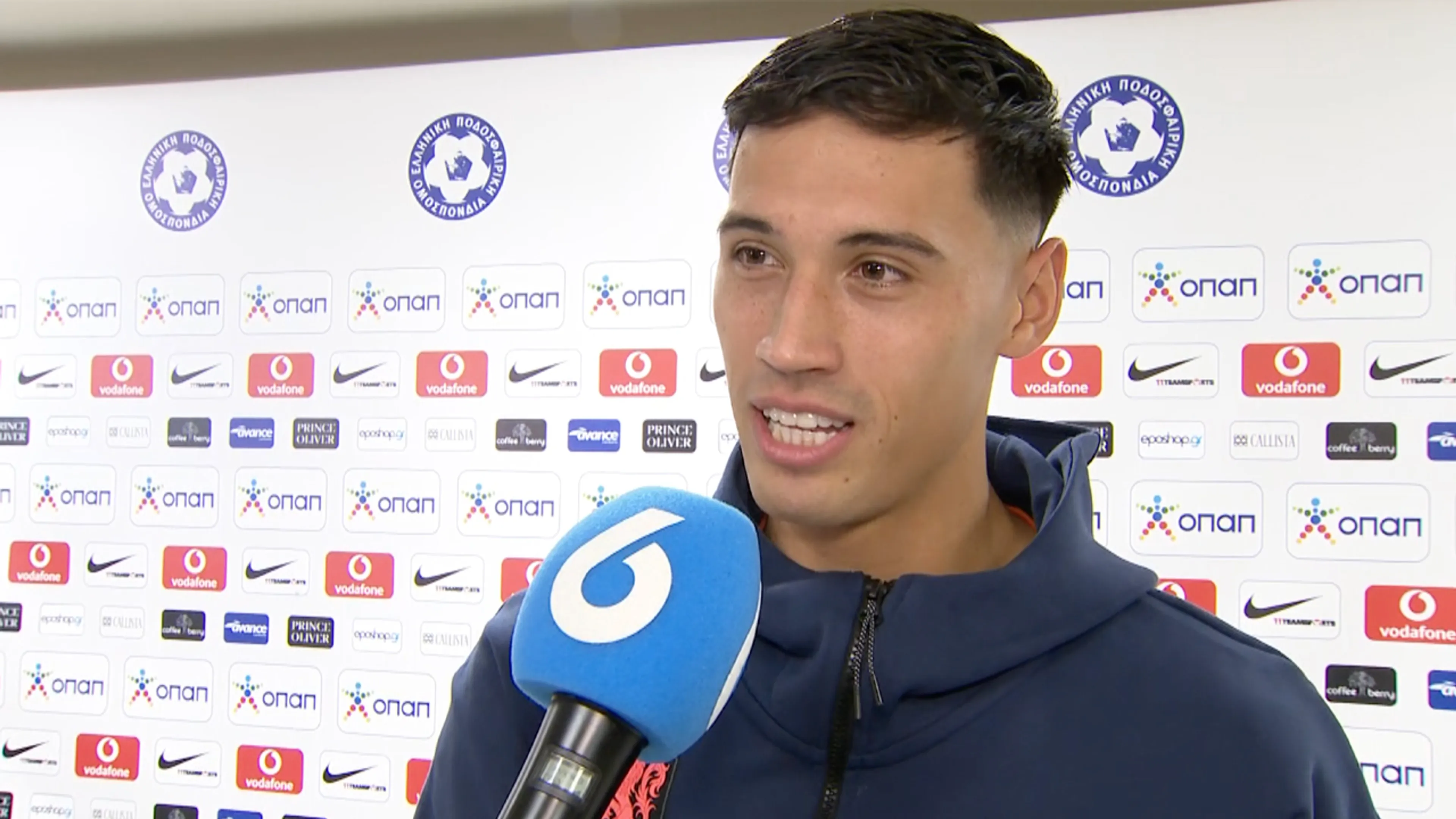 Reijnders krijgt vertrouwen van technische staf Oranje: ‘Dan voetbal je met een fijn gevoel’