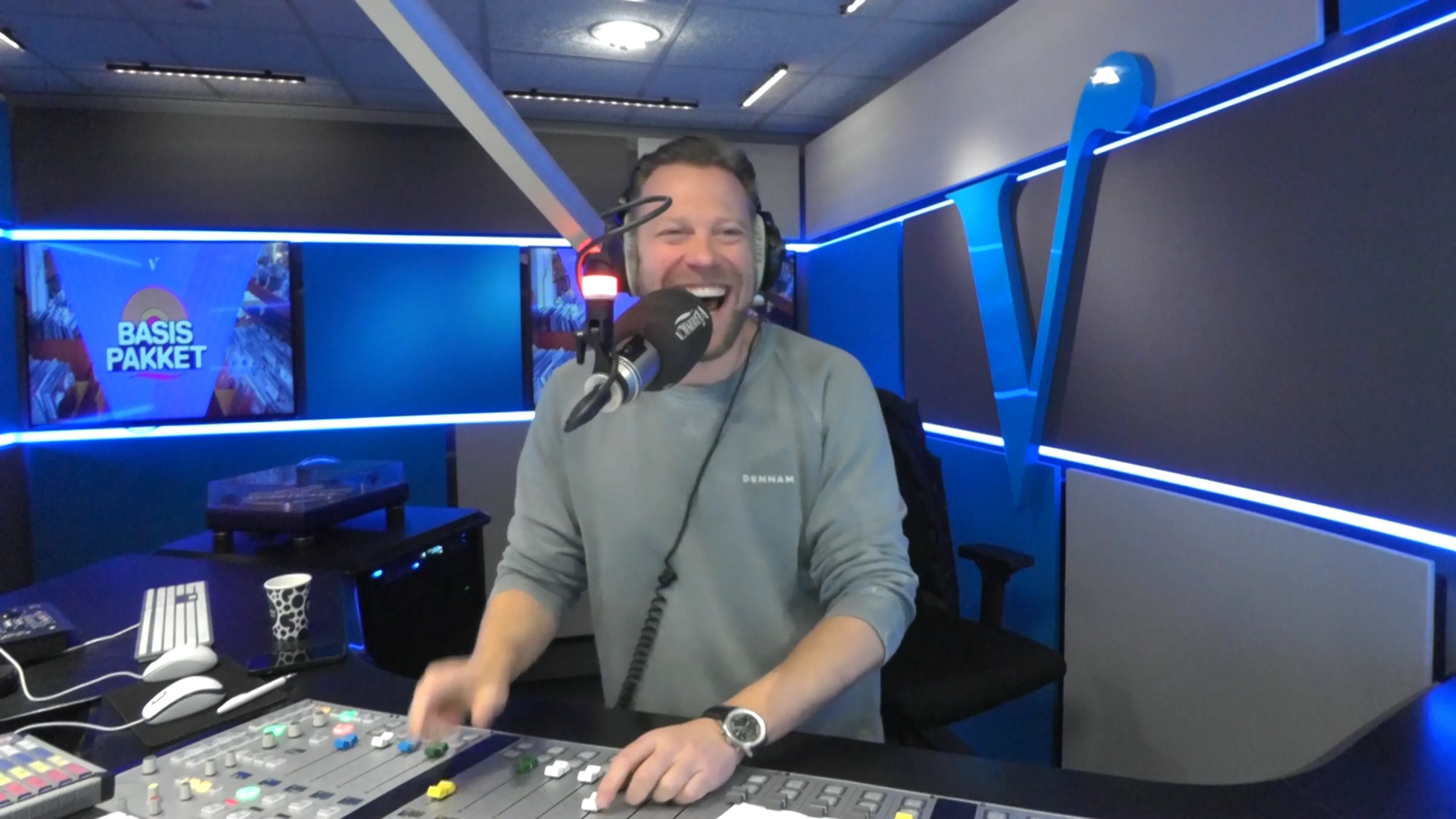 Sam Hagens reageert op invallen bij Vandaag Inside